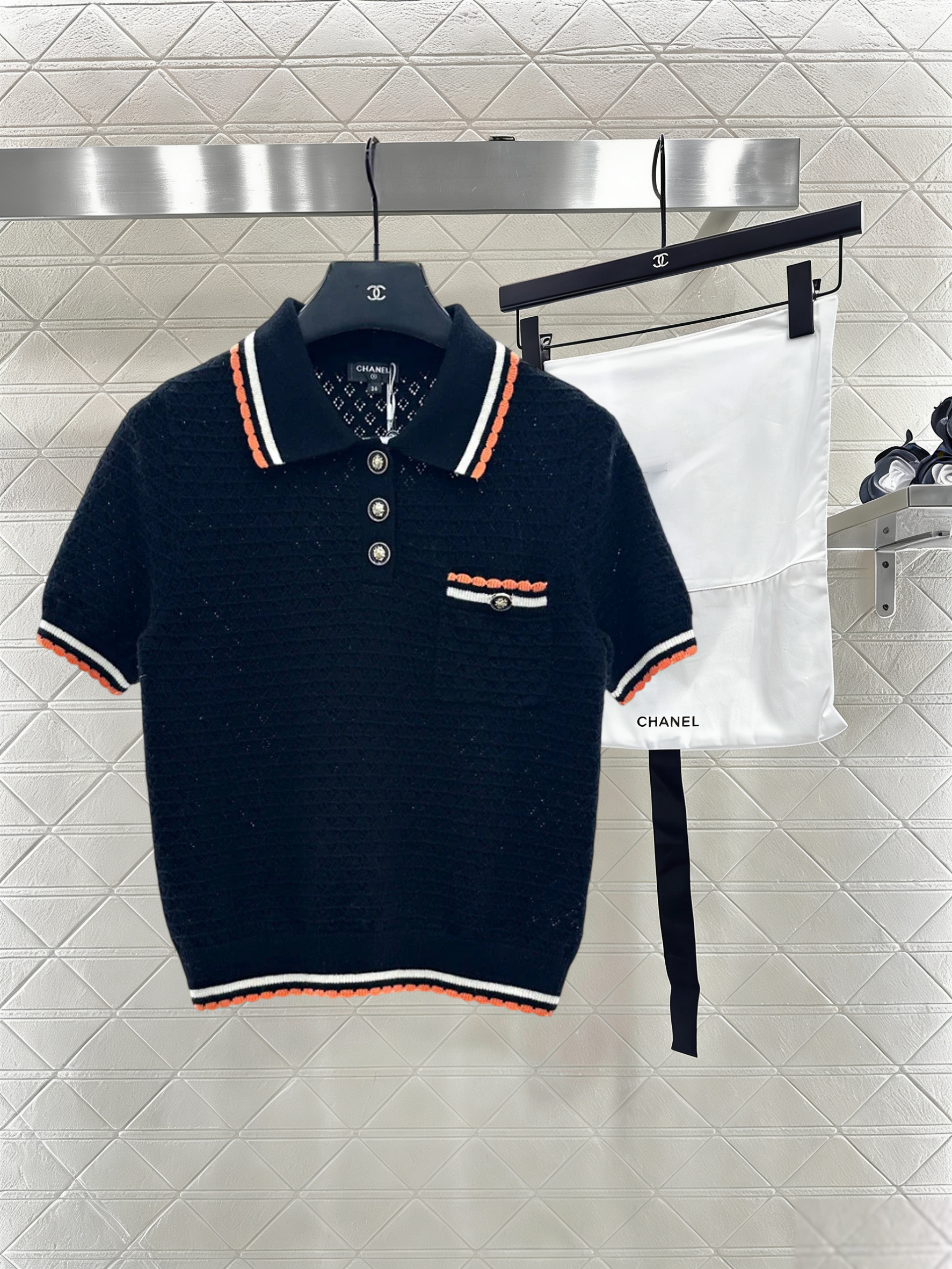 Color-blocked Collared Knit Short-Sleeve T-Shirt