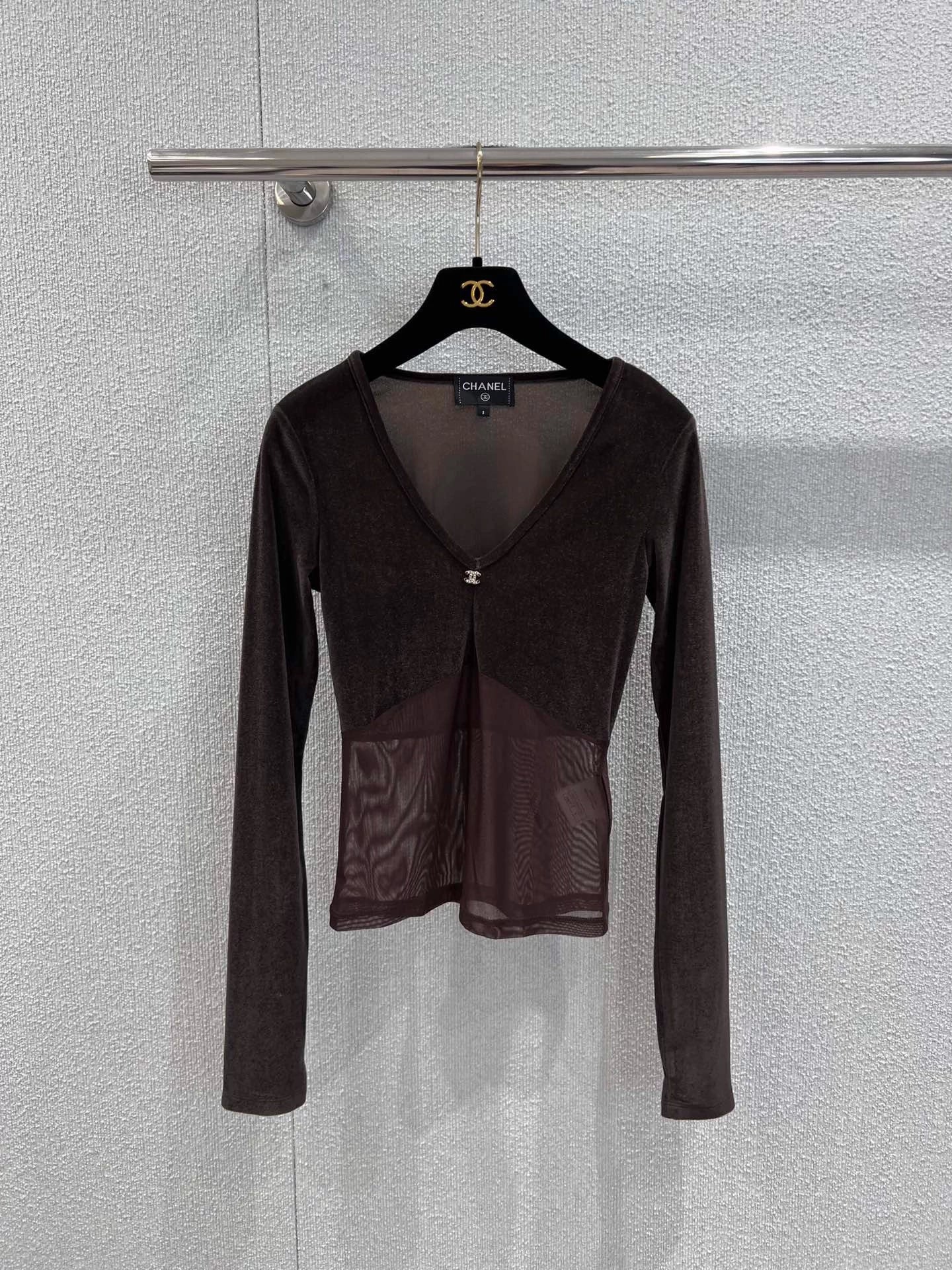 Mesh-paneled base layer