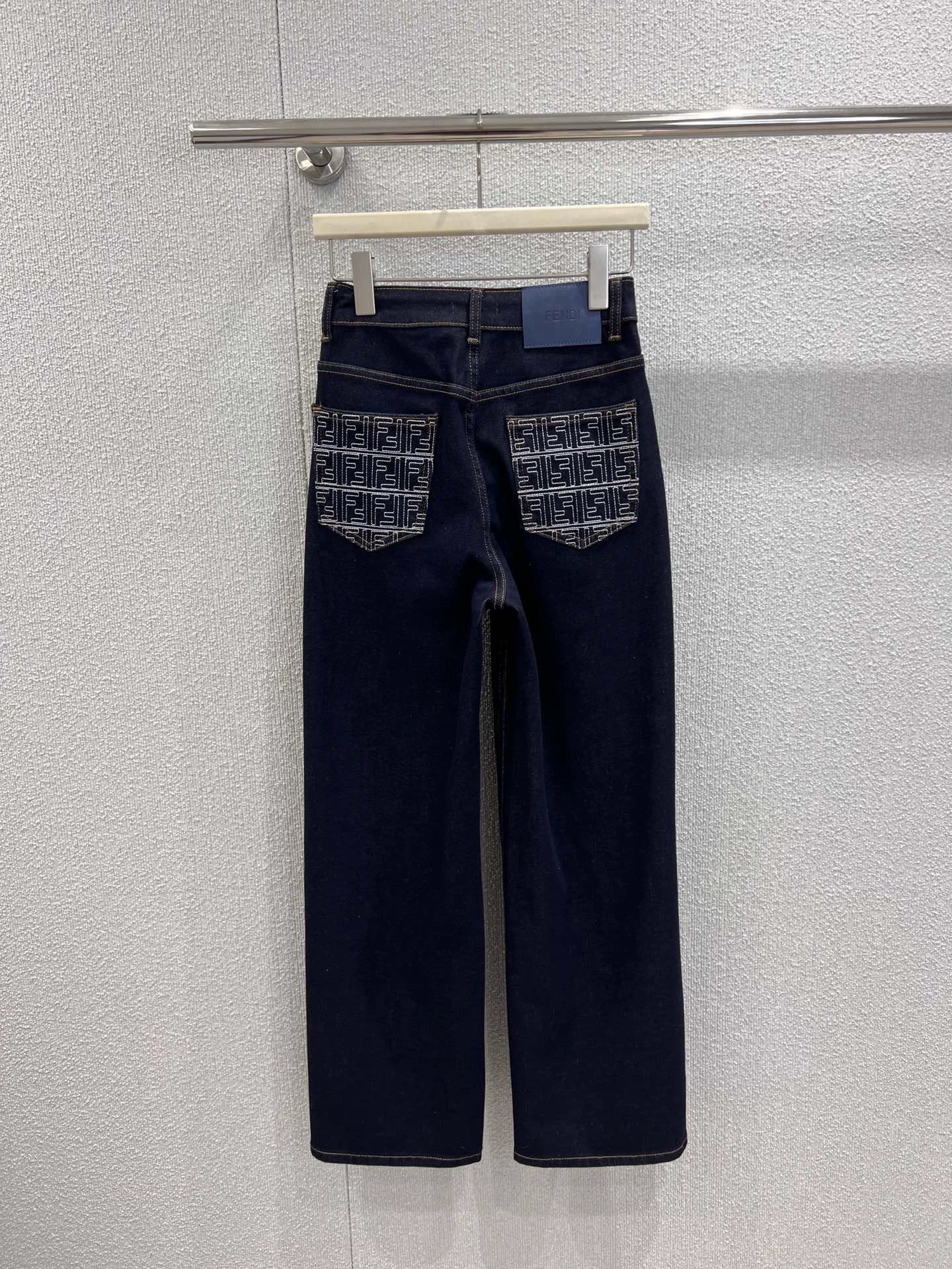 Pocket color-blocked straight leg pants