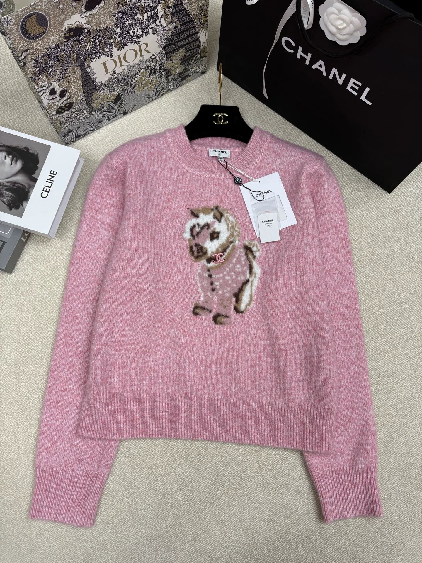 Color-blocked pony jacquard top