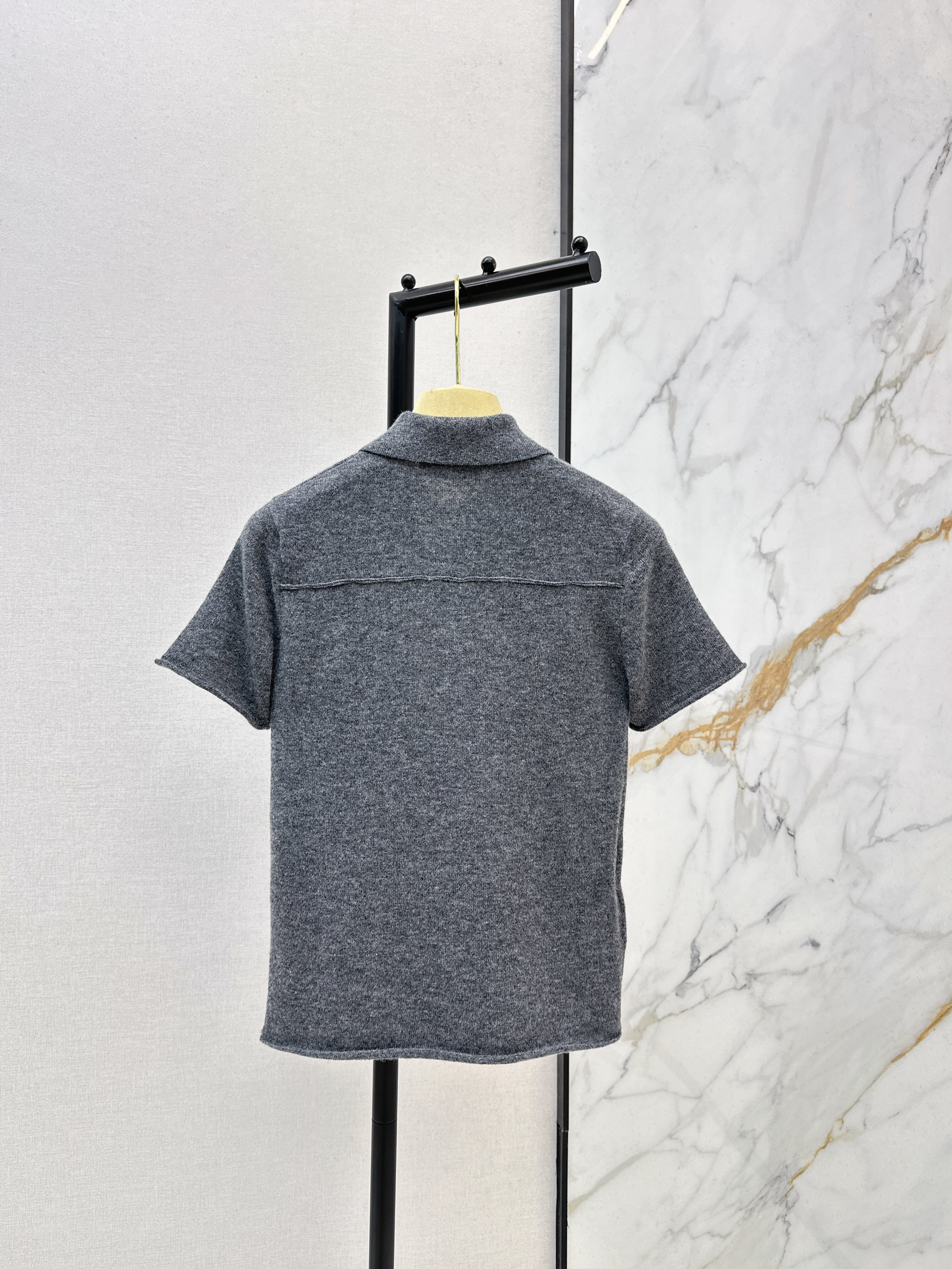 Cashmere rolled-up knit sweater