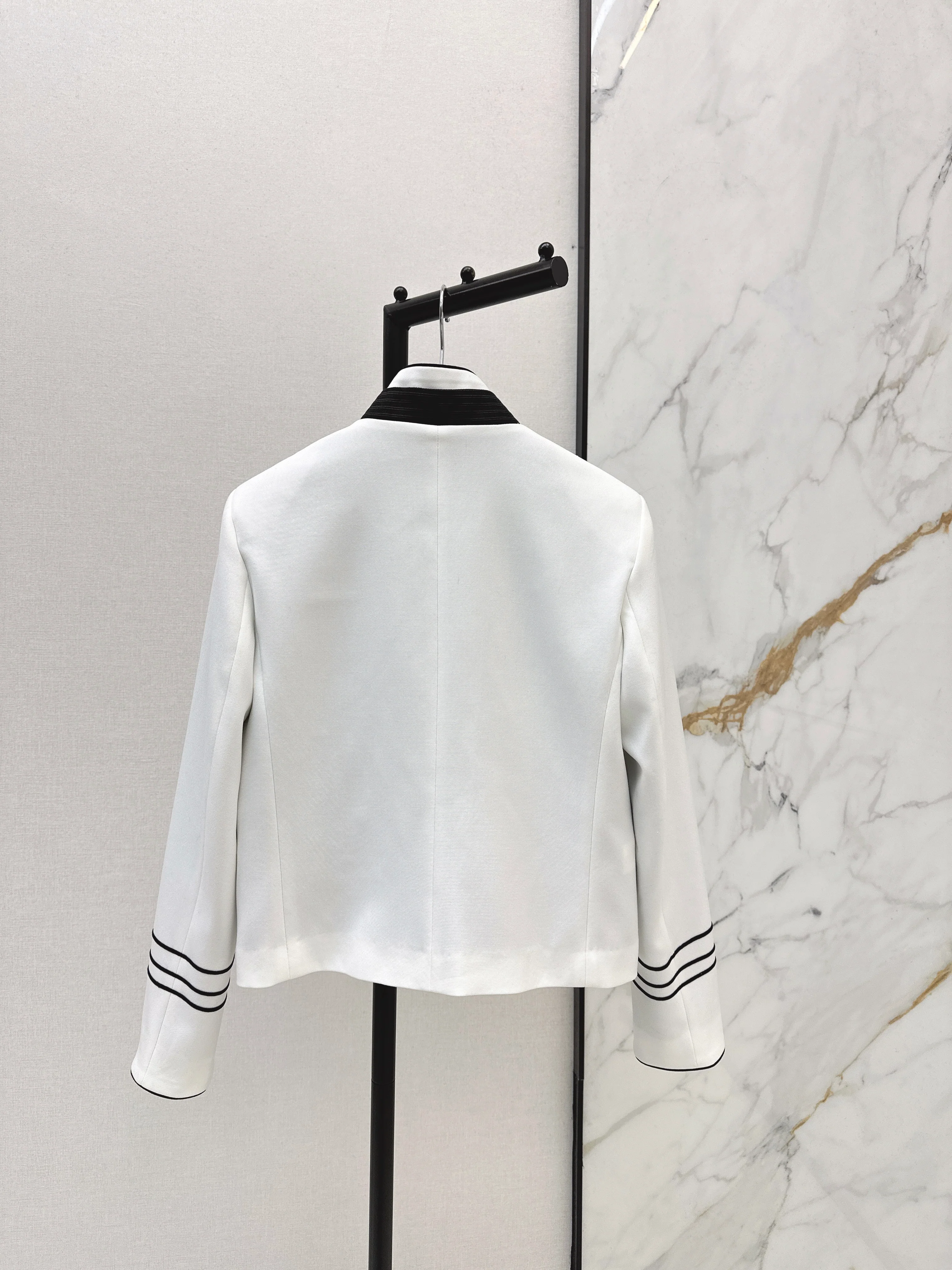 Stand-up collar blazer