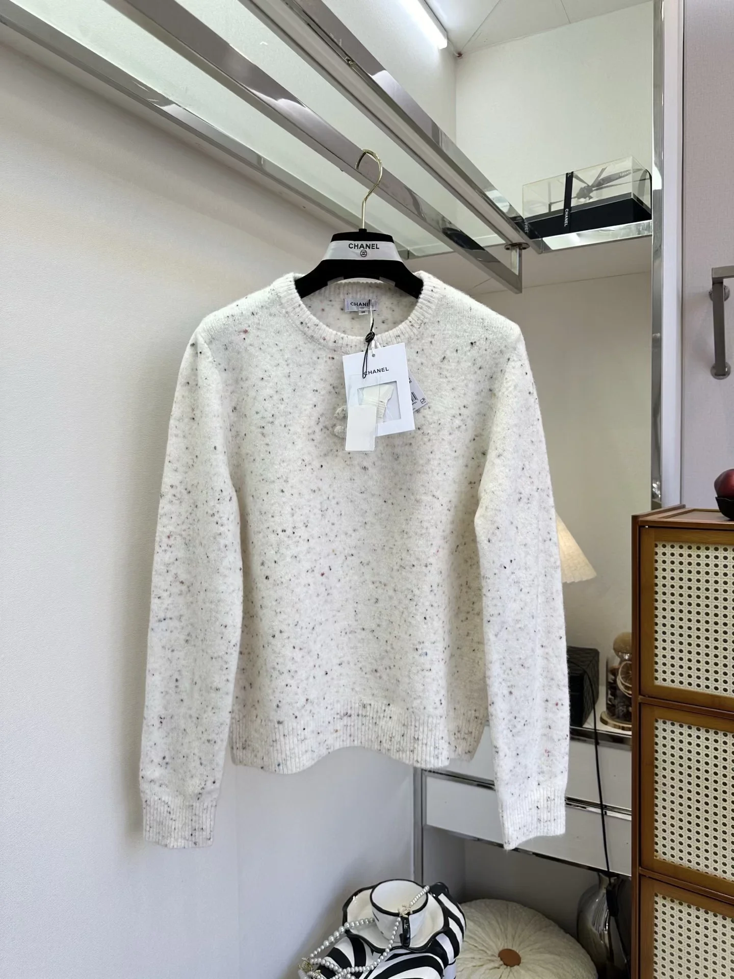 Dotted yarn crew neck sweater