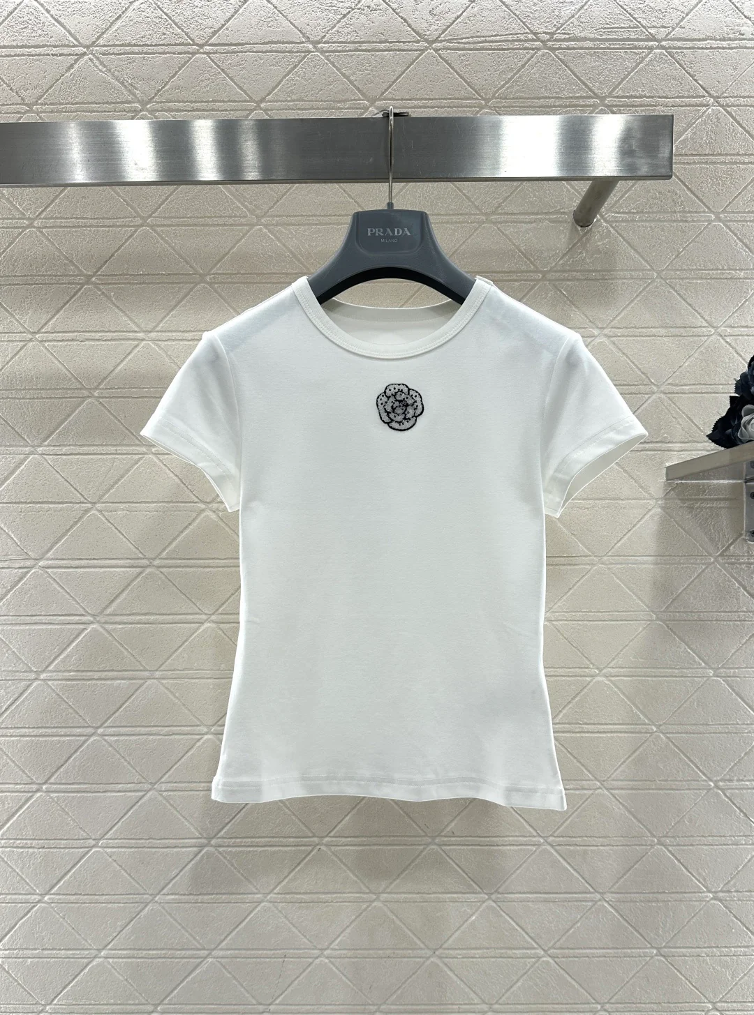 Crew neck short-sleeved top