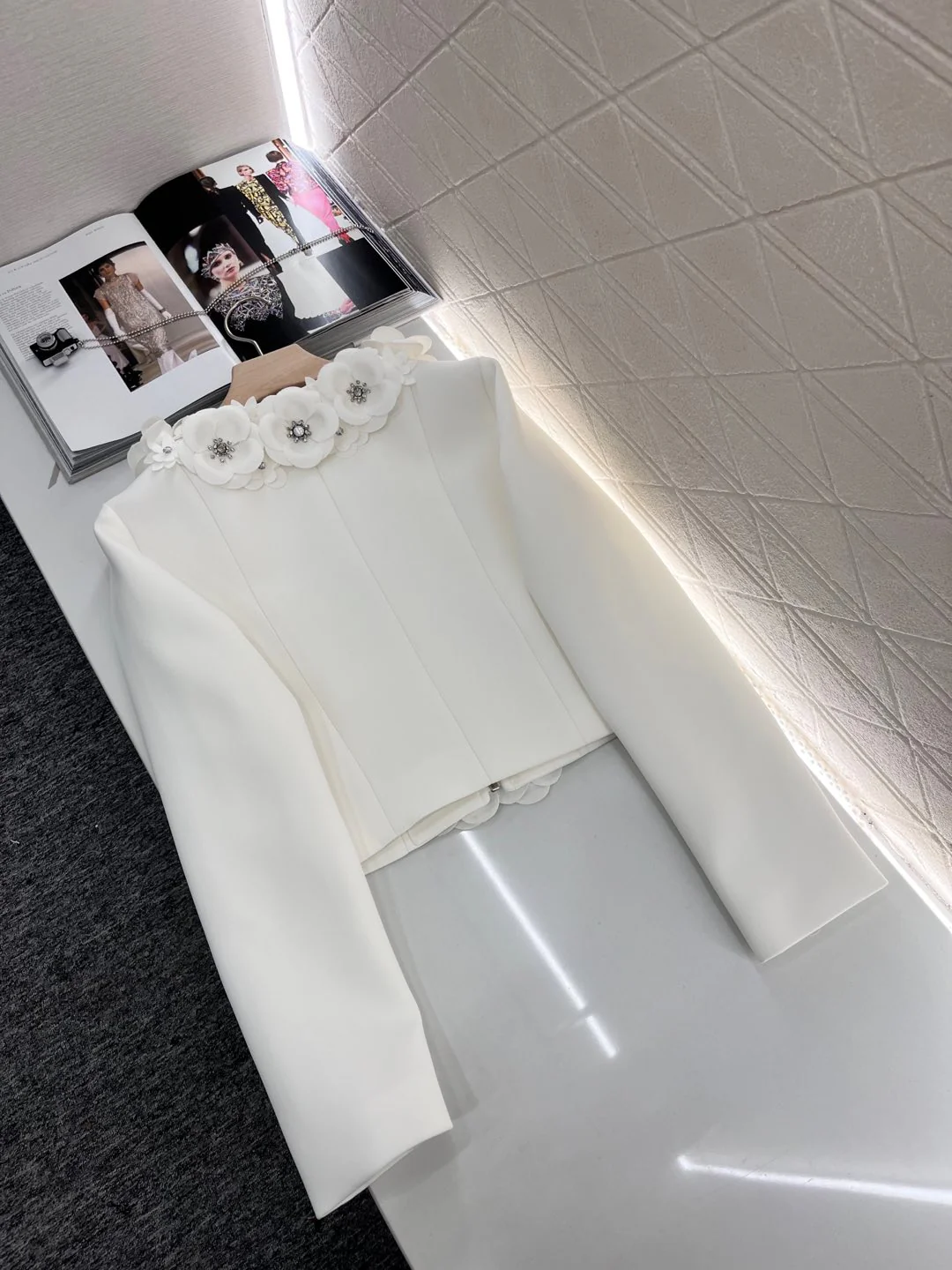 Heavy-duty 3D camellia zip-up jacket