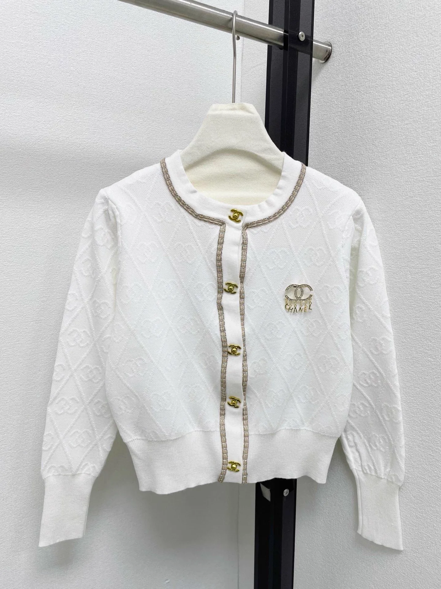 Metal Logo Button Cardigan