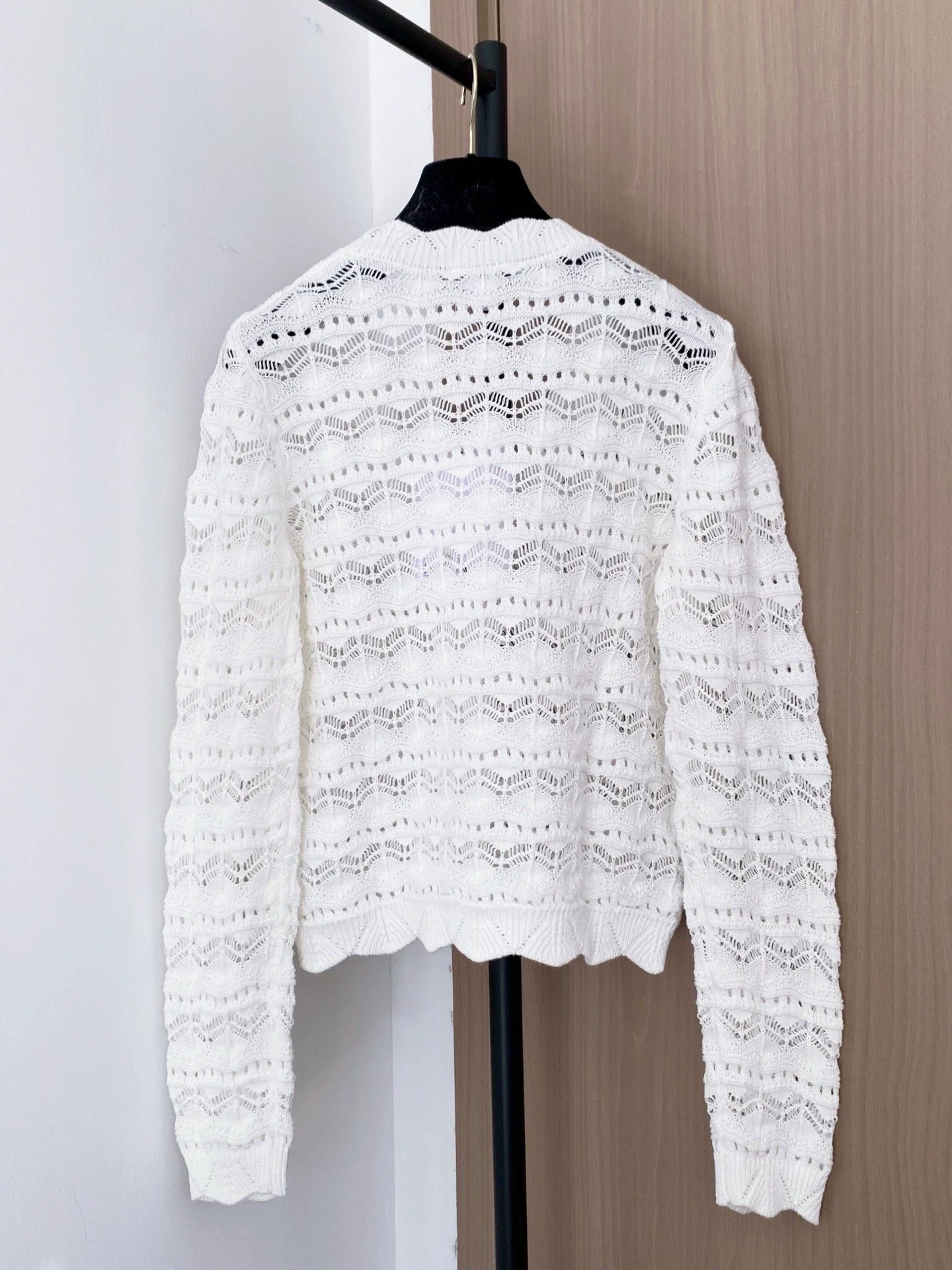 V-neck knit cardigan