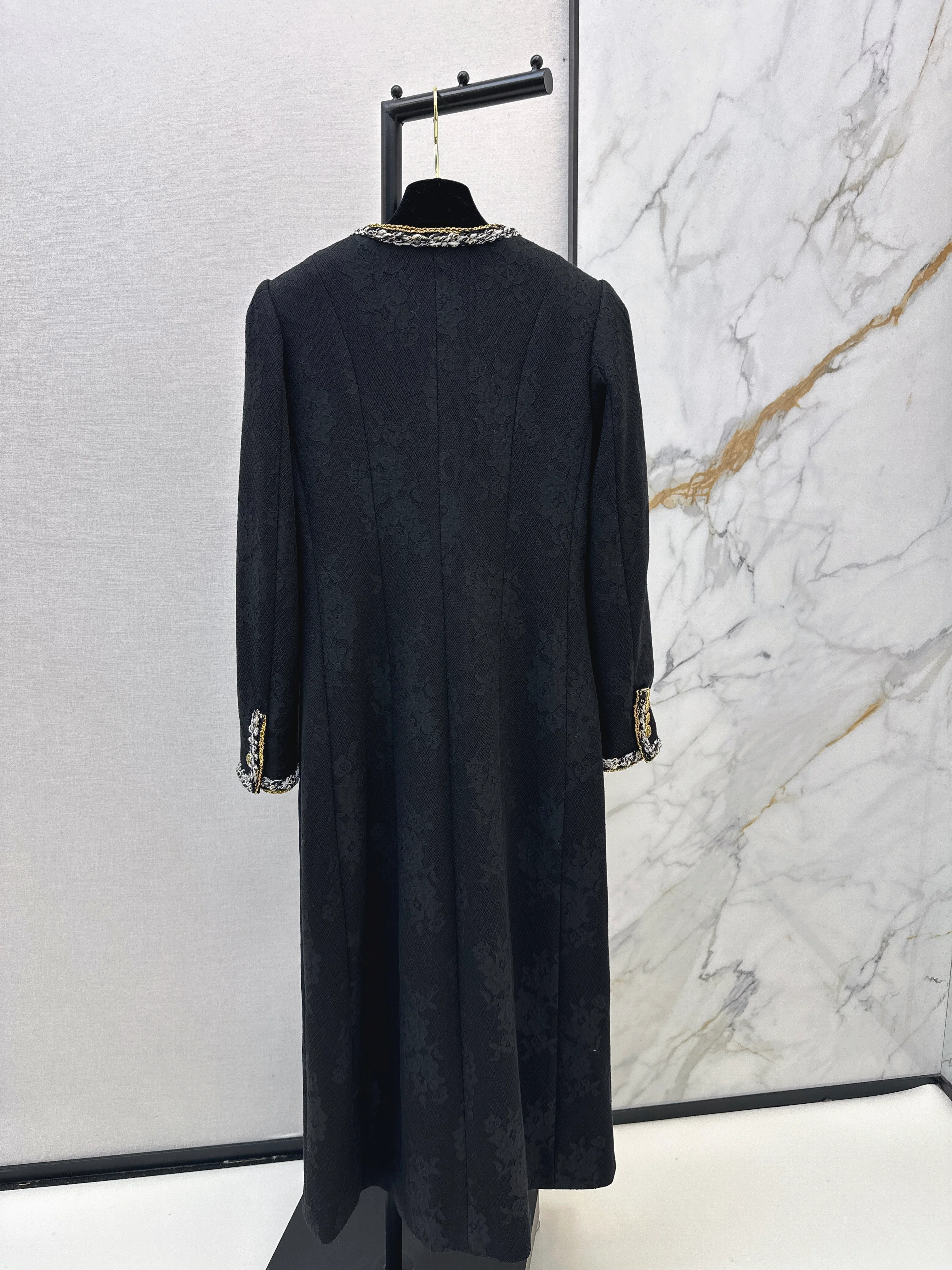 Four-pocket lace long coat