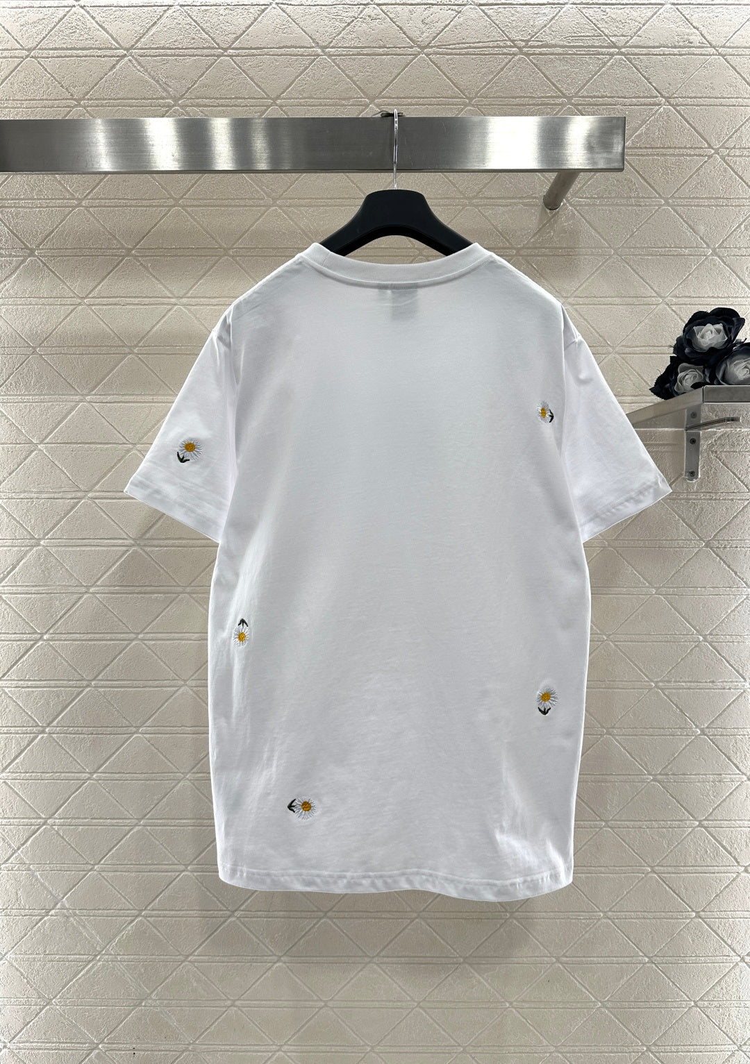 Embroidered Daisy Logo T-shirt