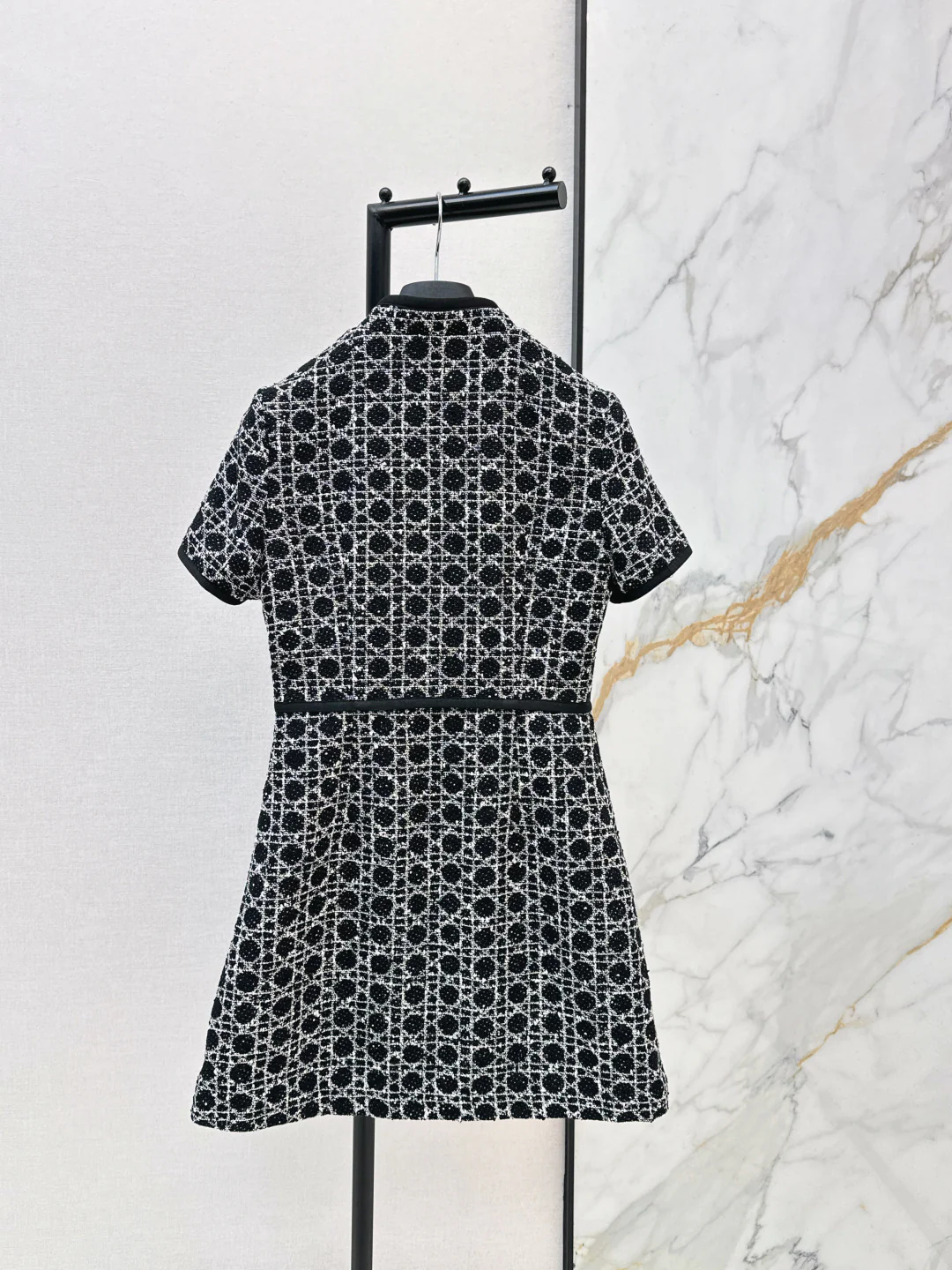 Stand-up collar short-sleeved dress