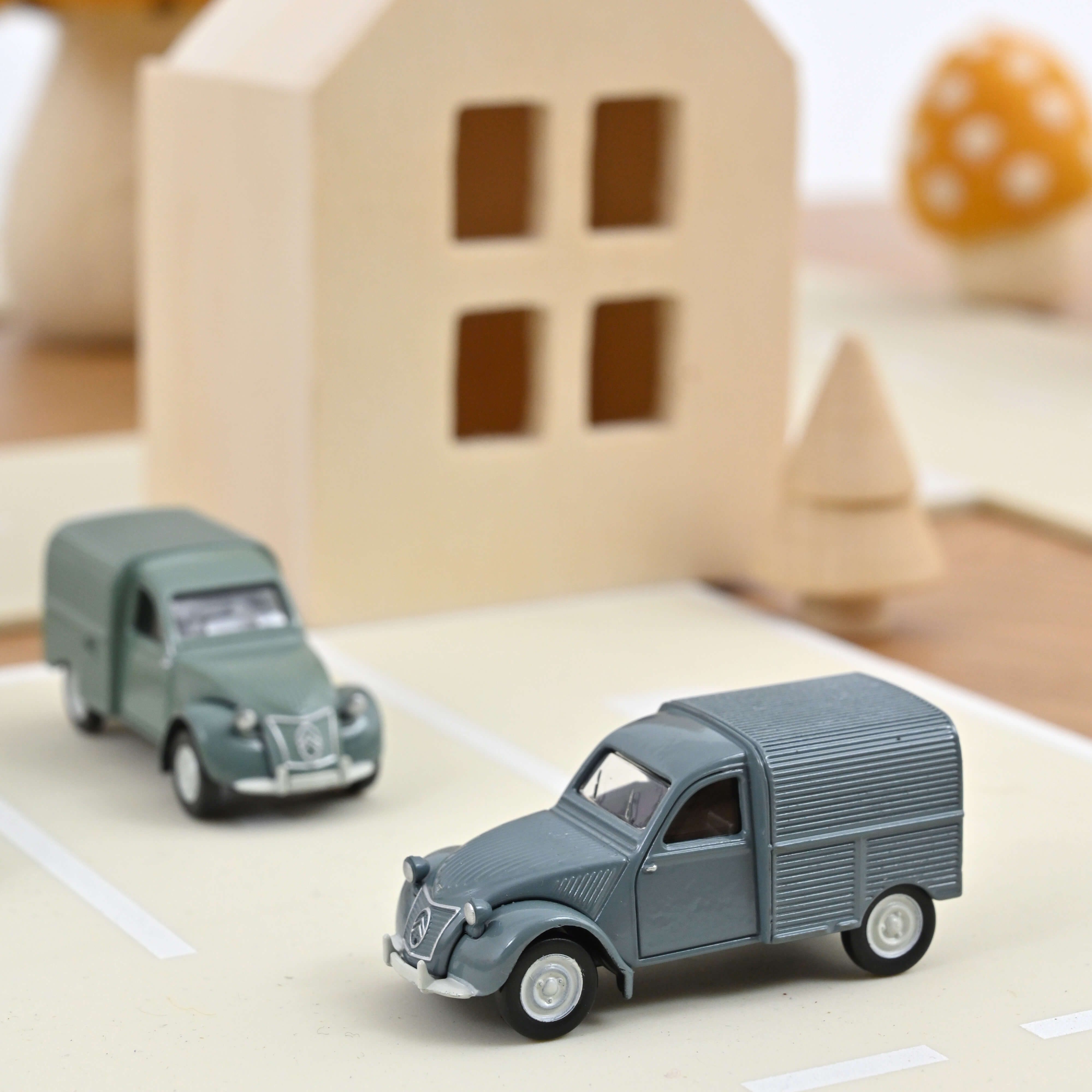 Citroën 2CV Fourgonnette 1950 Blue 1:64