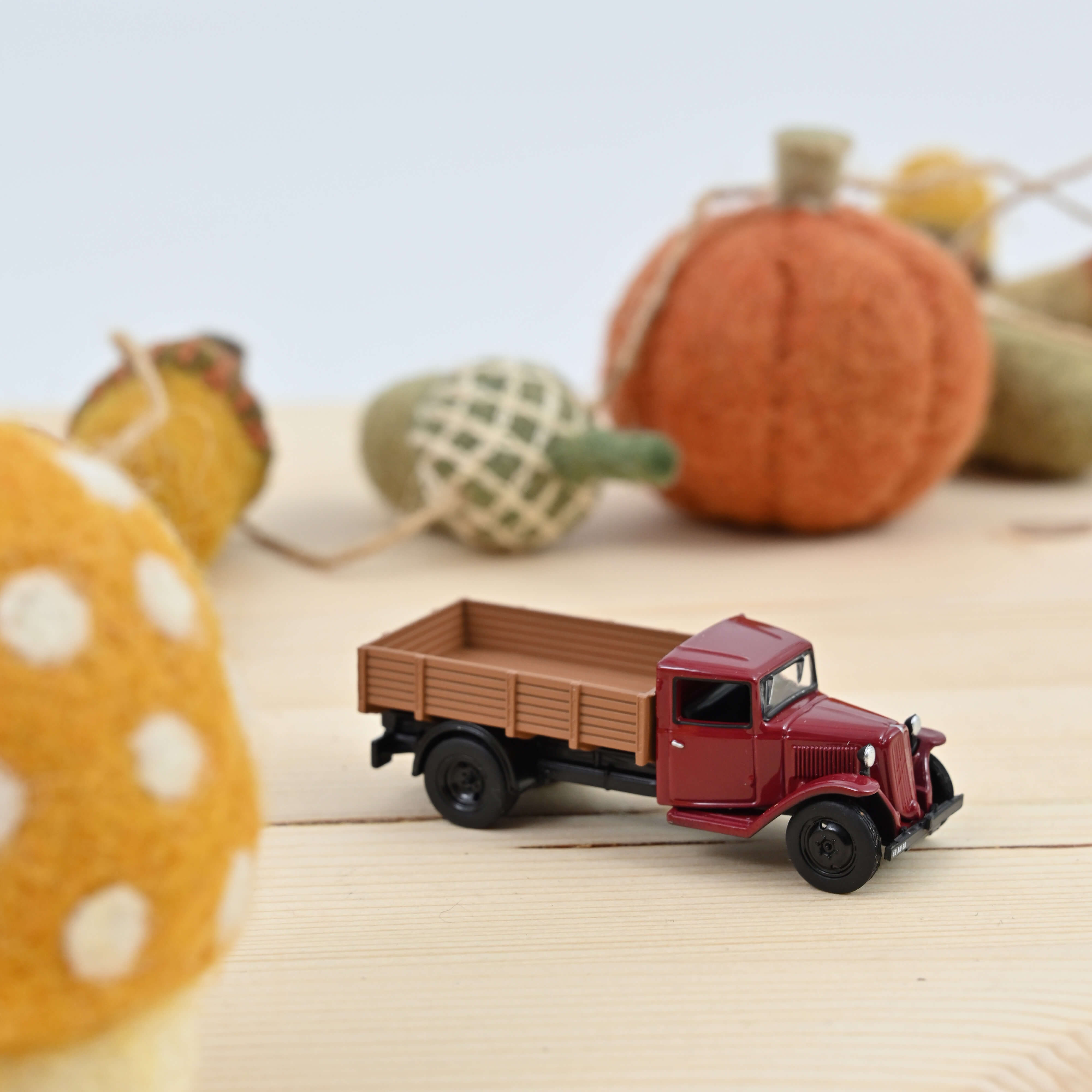 Citroën Type 23 1952 Red and Brown 1:87