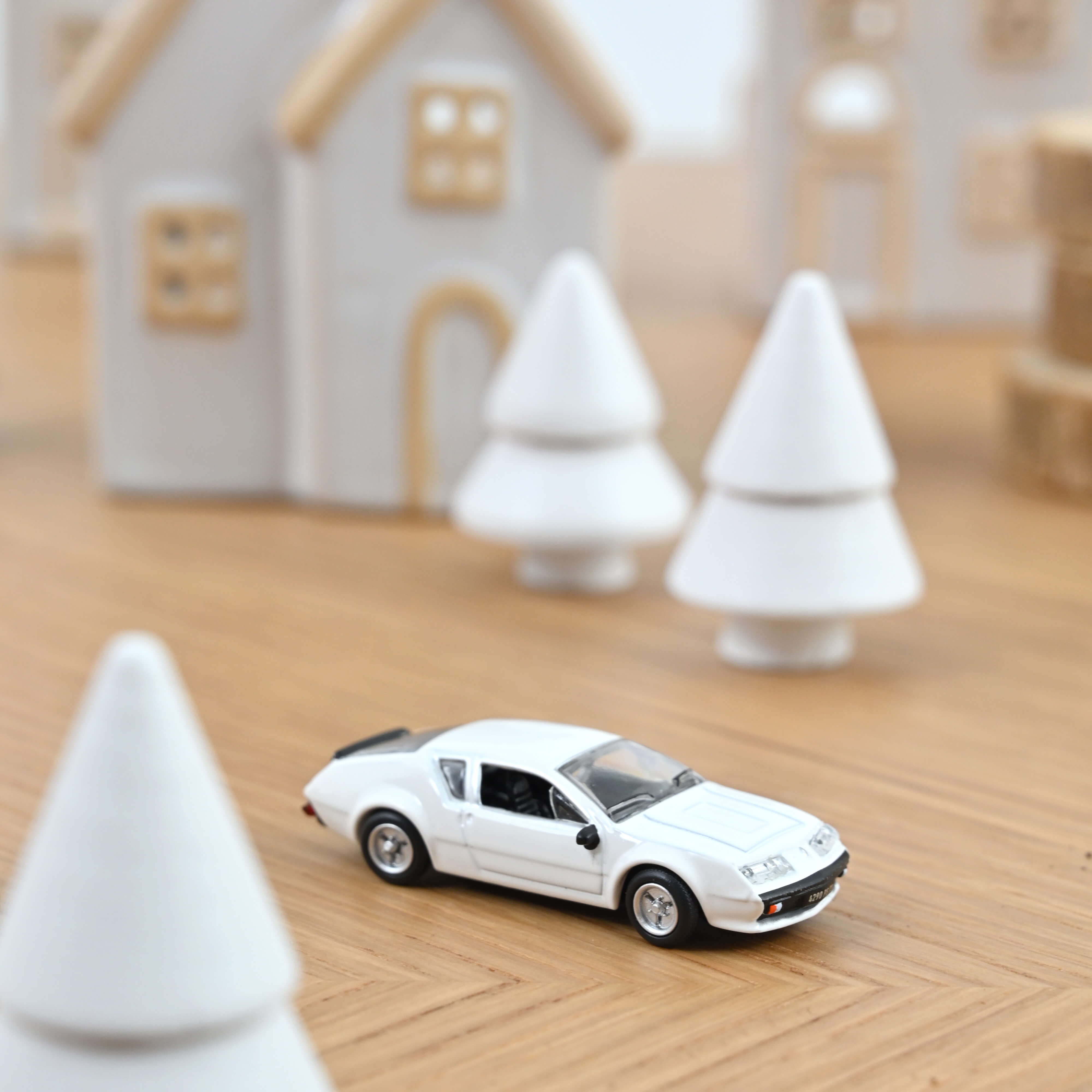 Alpine A310 1977 Gardenia White 1:87