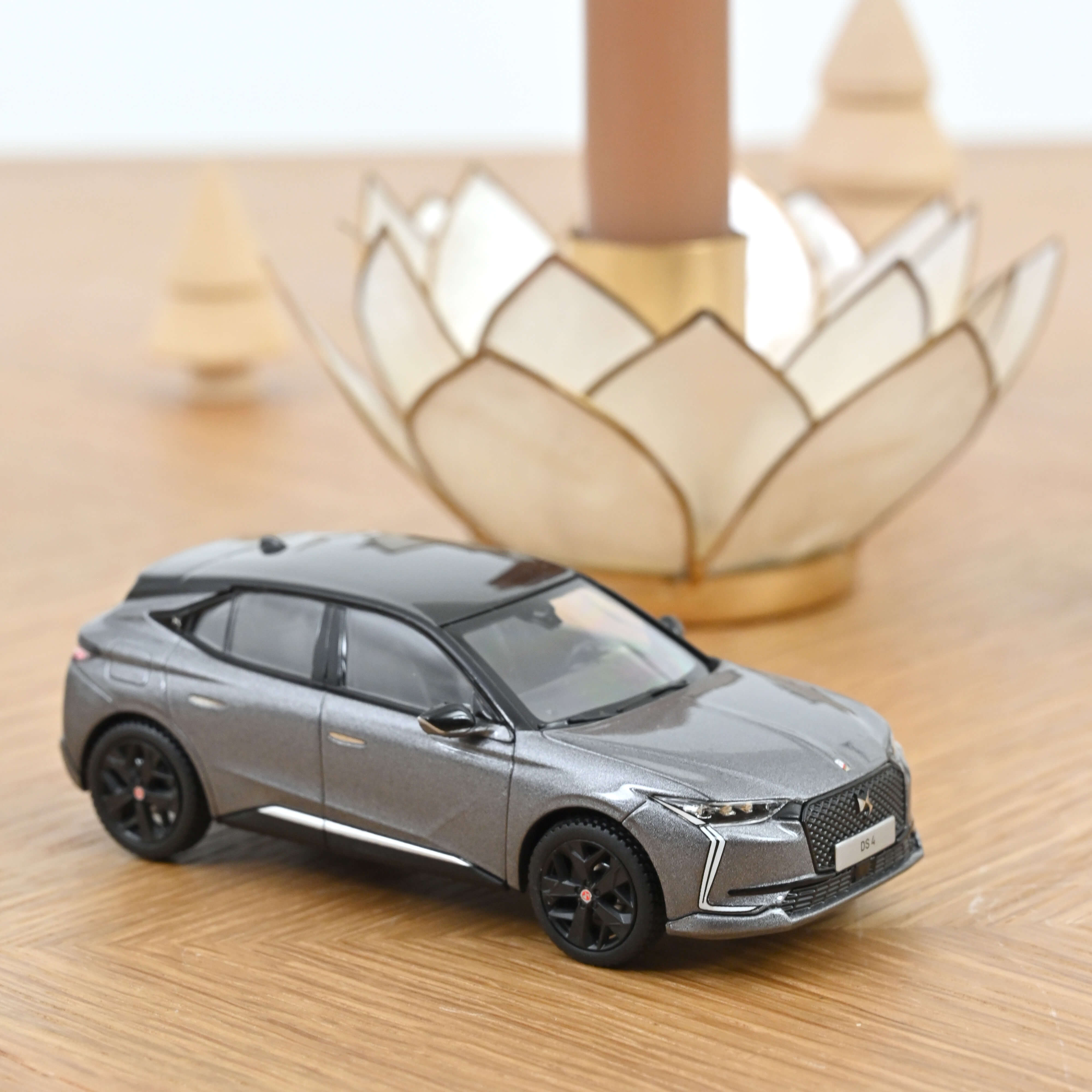 DS 4 Performance Line Platinum Grey 1:43
