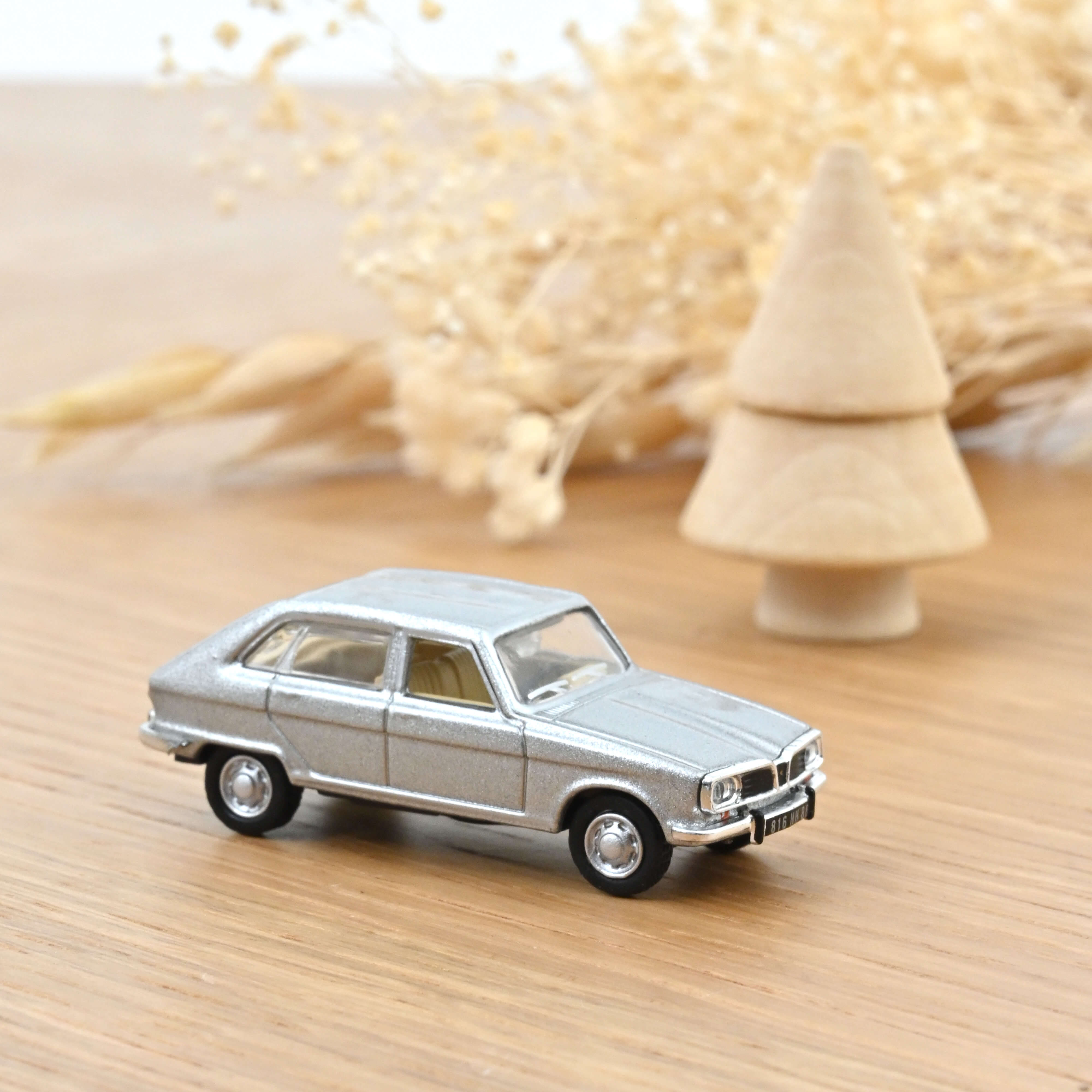 Renault 16 1966 Grey Metallic 1:87