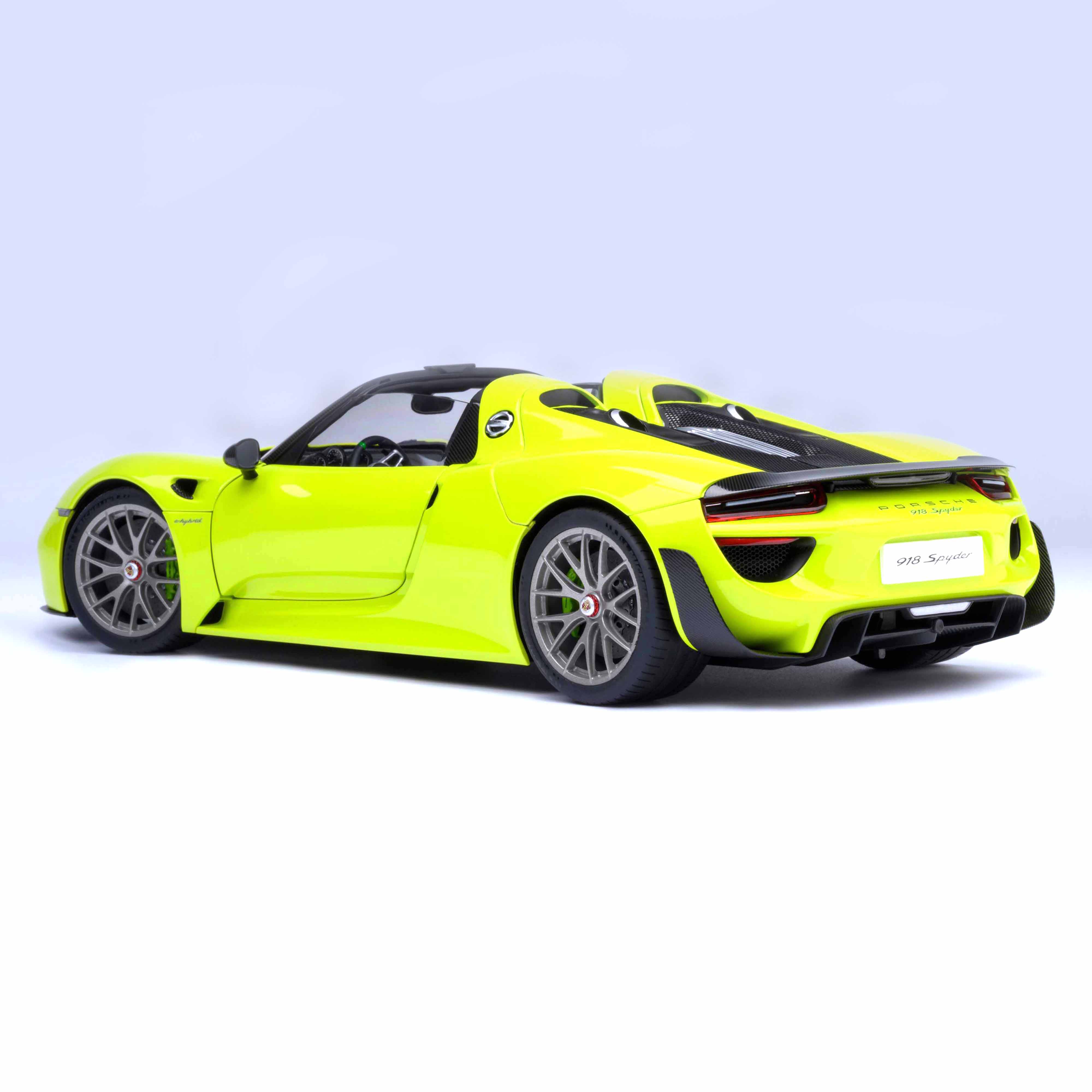 Porsche 918 Spyder Weissach Package Acid Green 1:18
