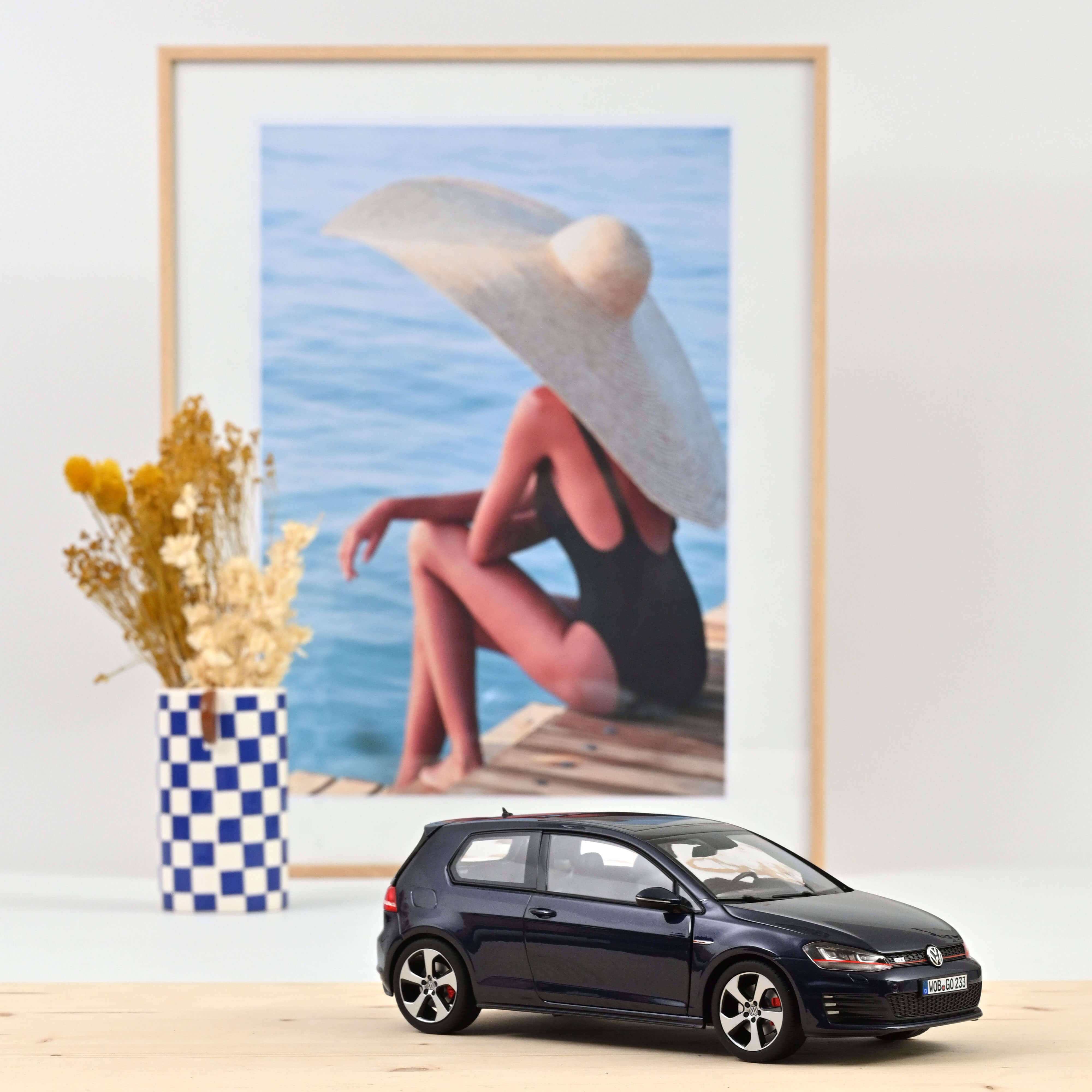 VW Golf GTI 2013 Night Blue metallic 1:18 - 200pcs