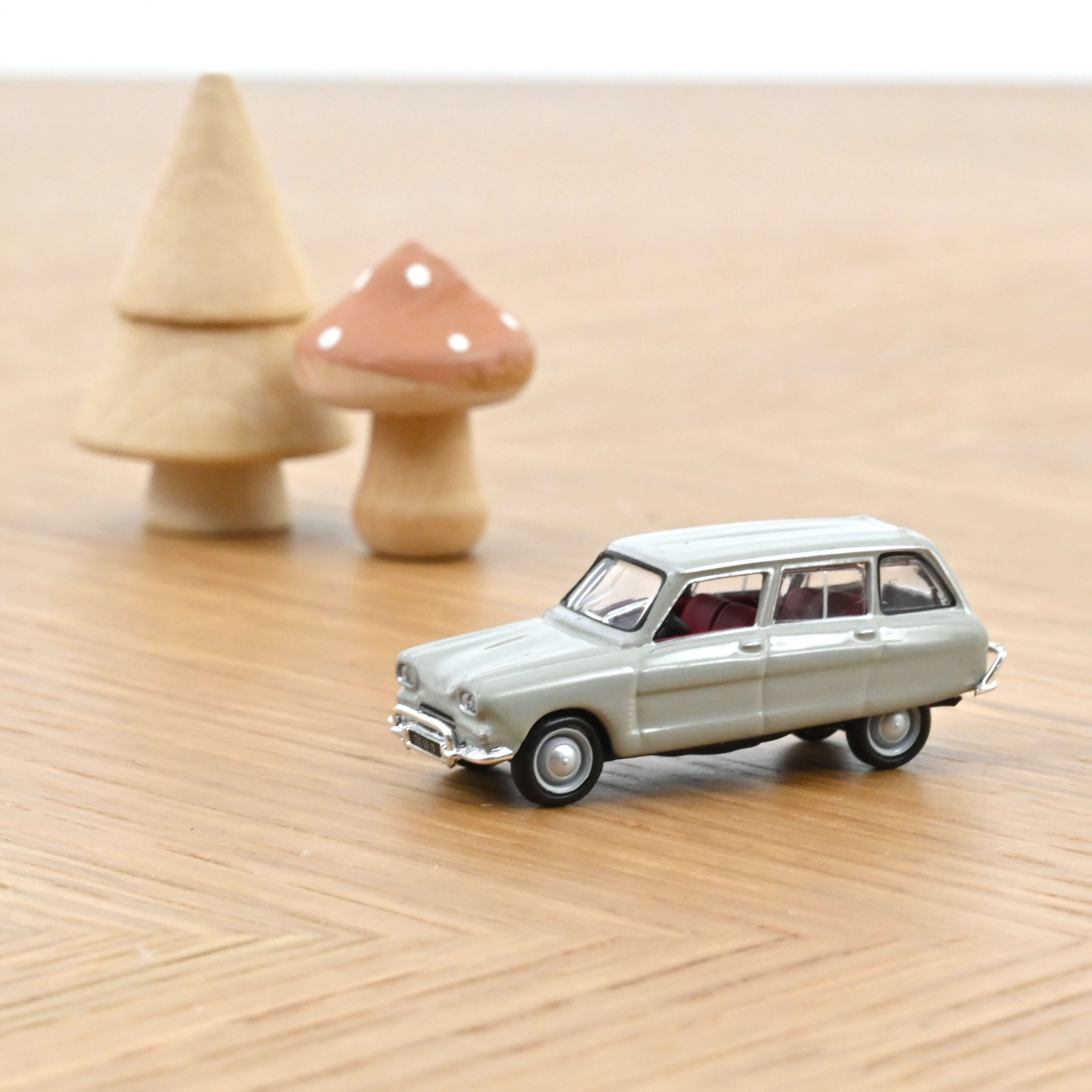 Citroën Ami 6 break 1969 Rosé Grey 1:87