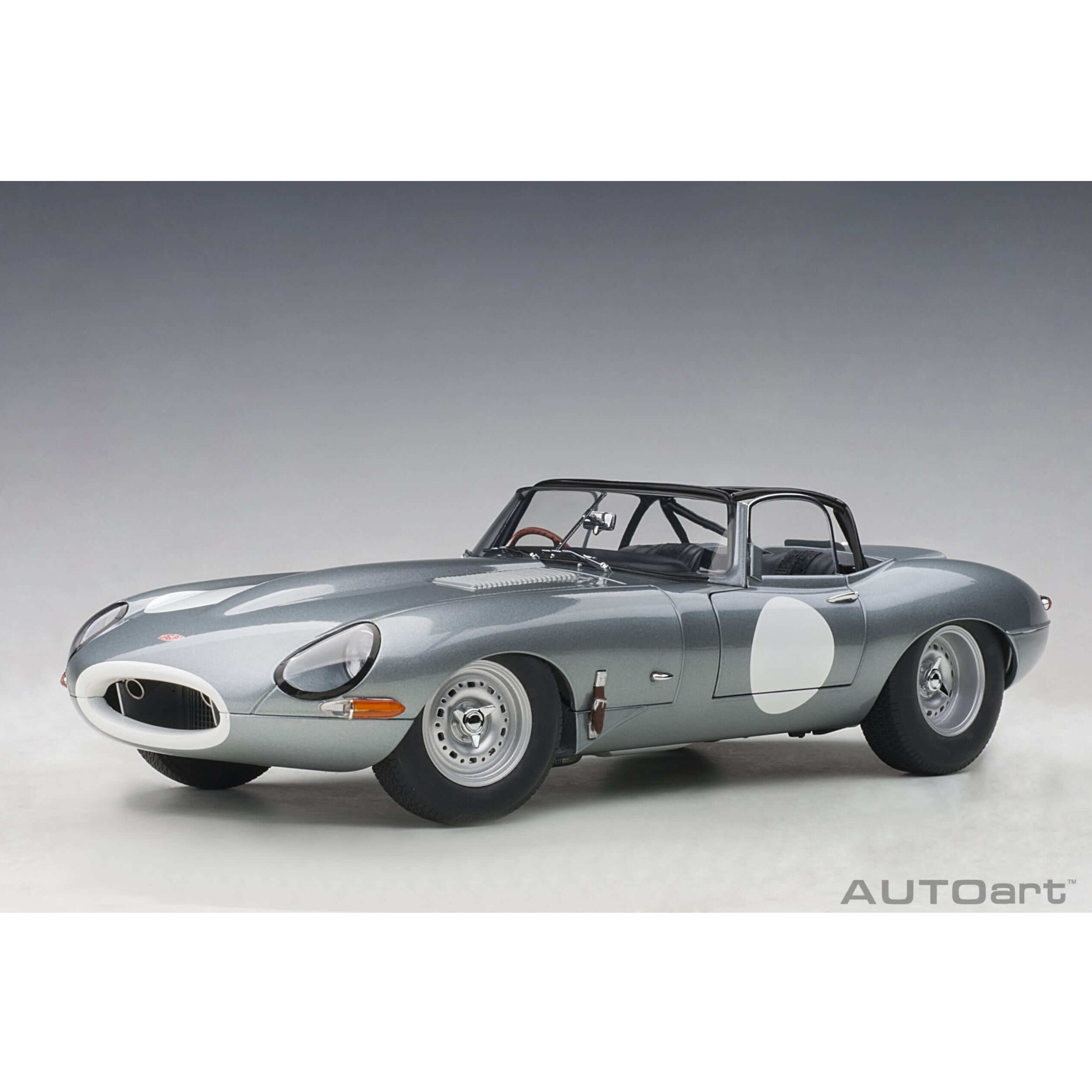 Jaguar Lightweight E-Type 2015 Silver 1:18