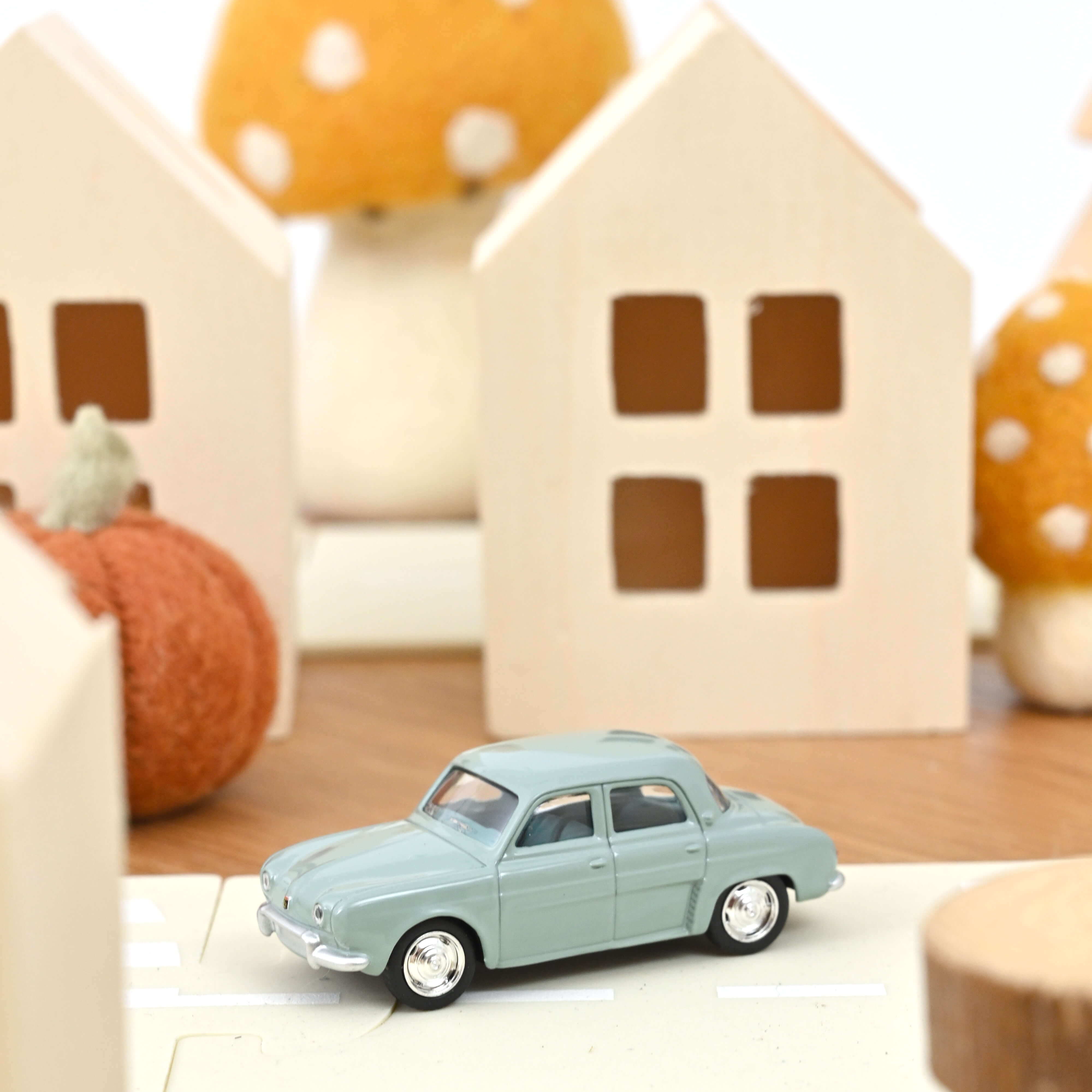 Renault Dauphine Green 1:54