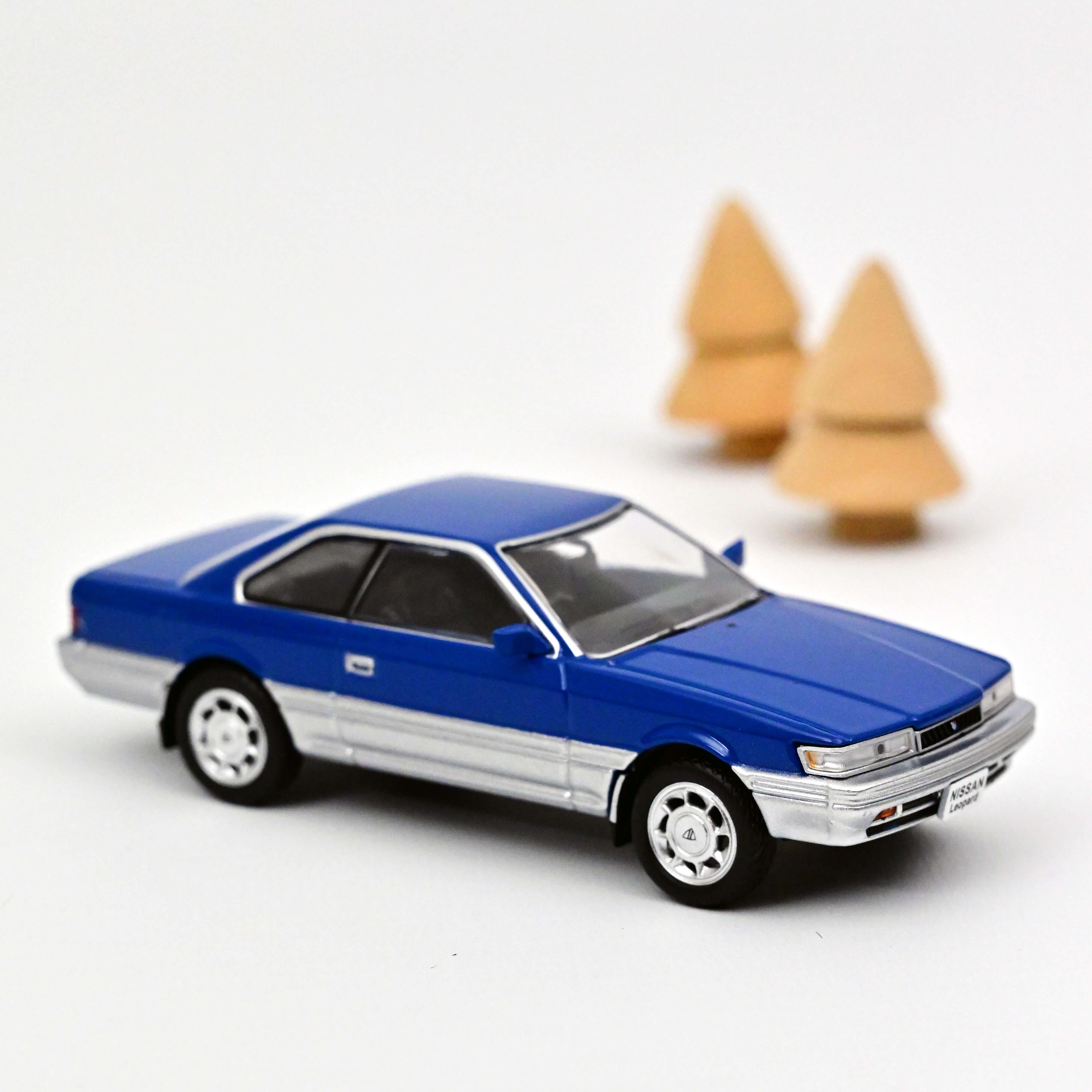 Nissan Leopard F31 1986 Blue metallic 1:43