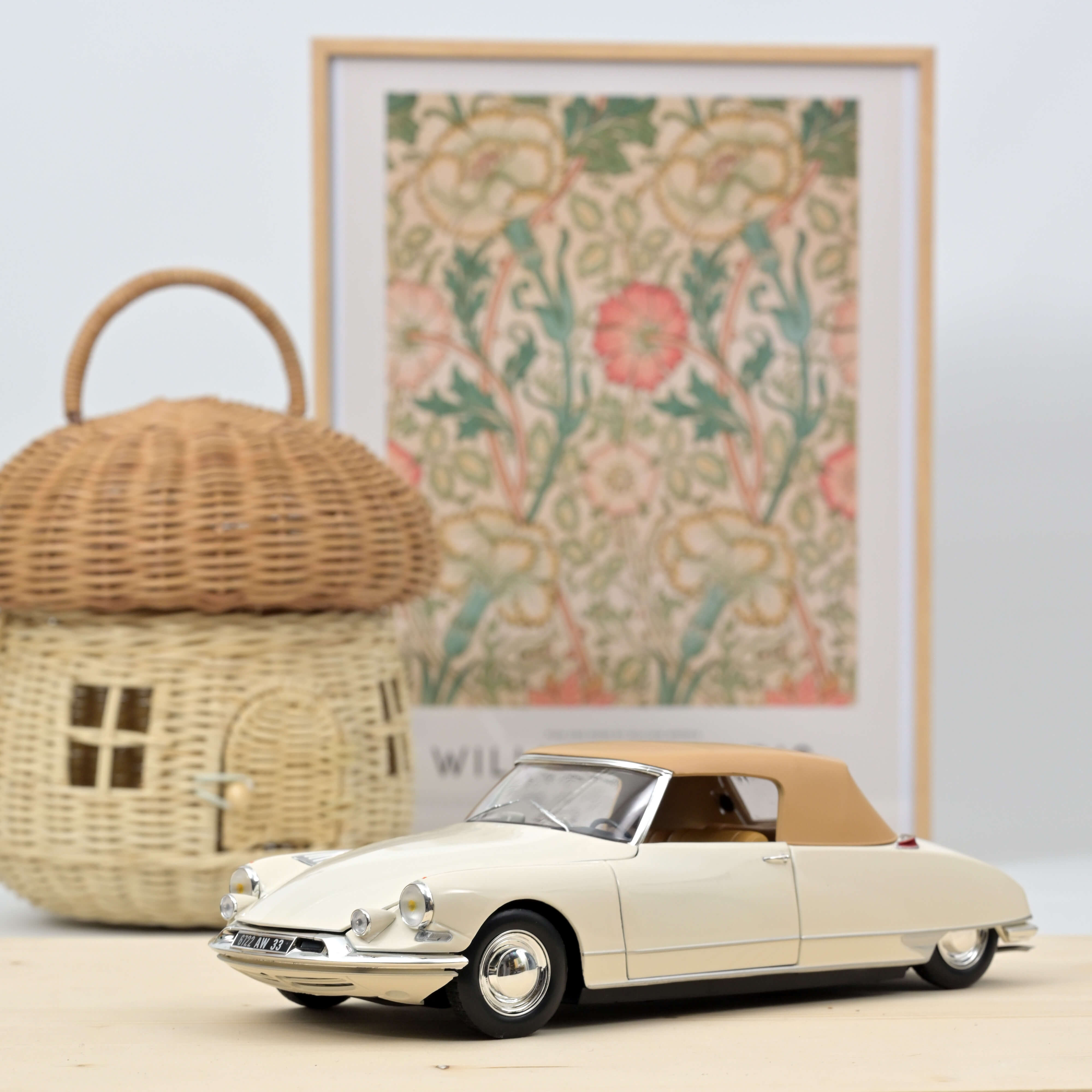 Citroën DS 19 Cabriolet 1961 Beige 1:18 - 400pcs