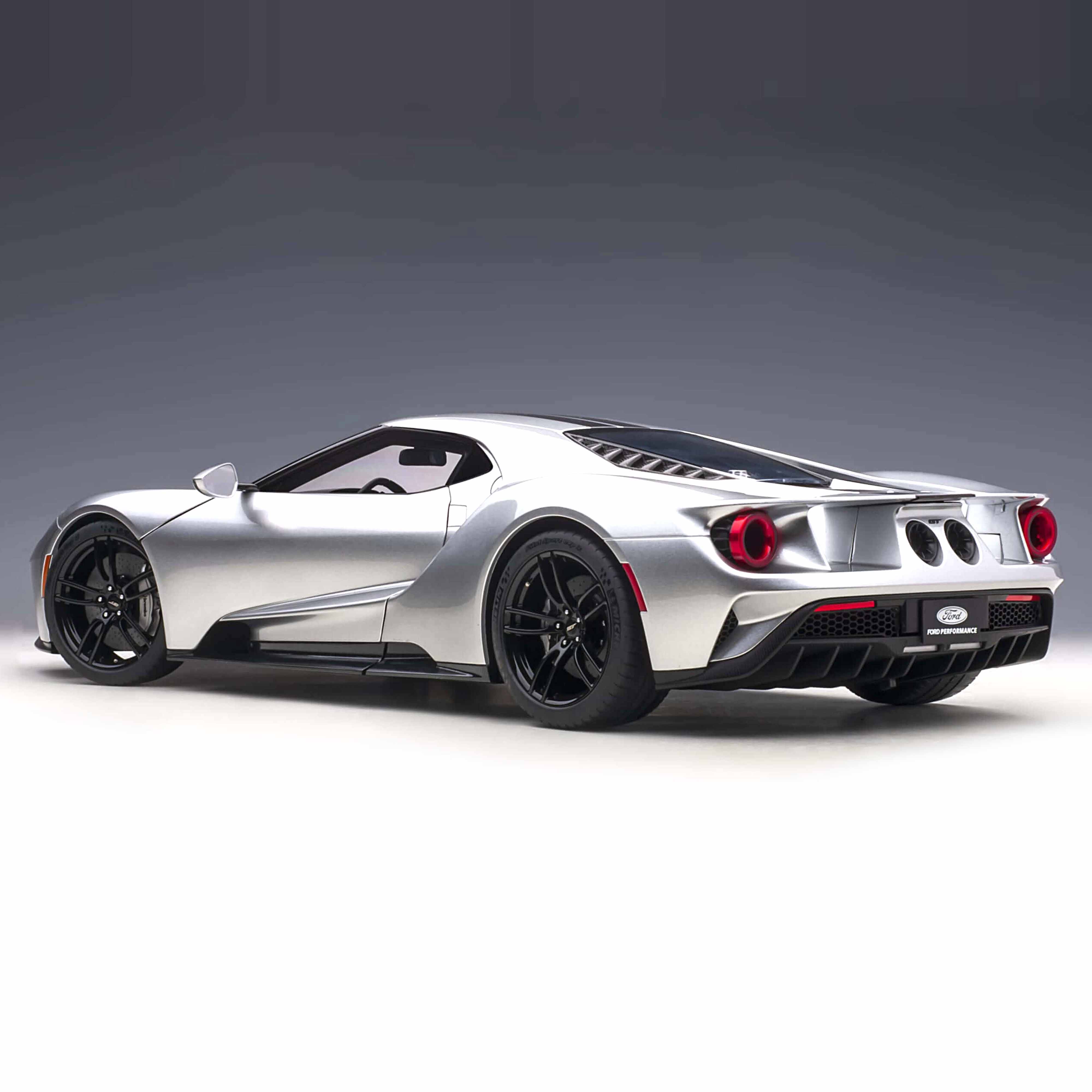 Ford GT 2017 Silver/Black Stripes 1:12