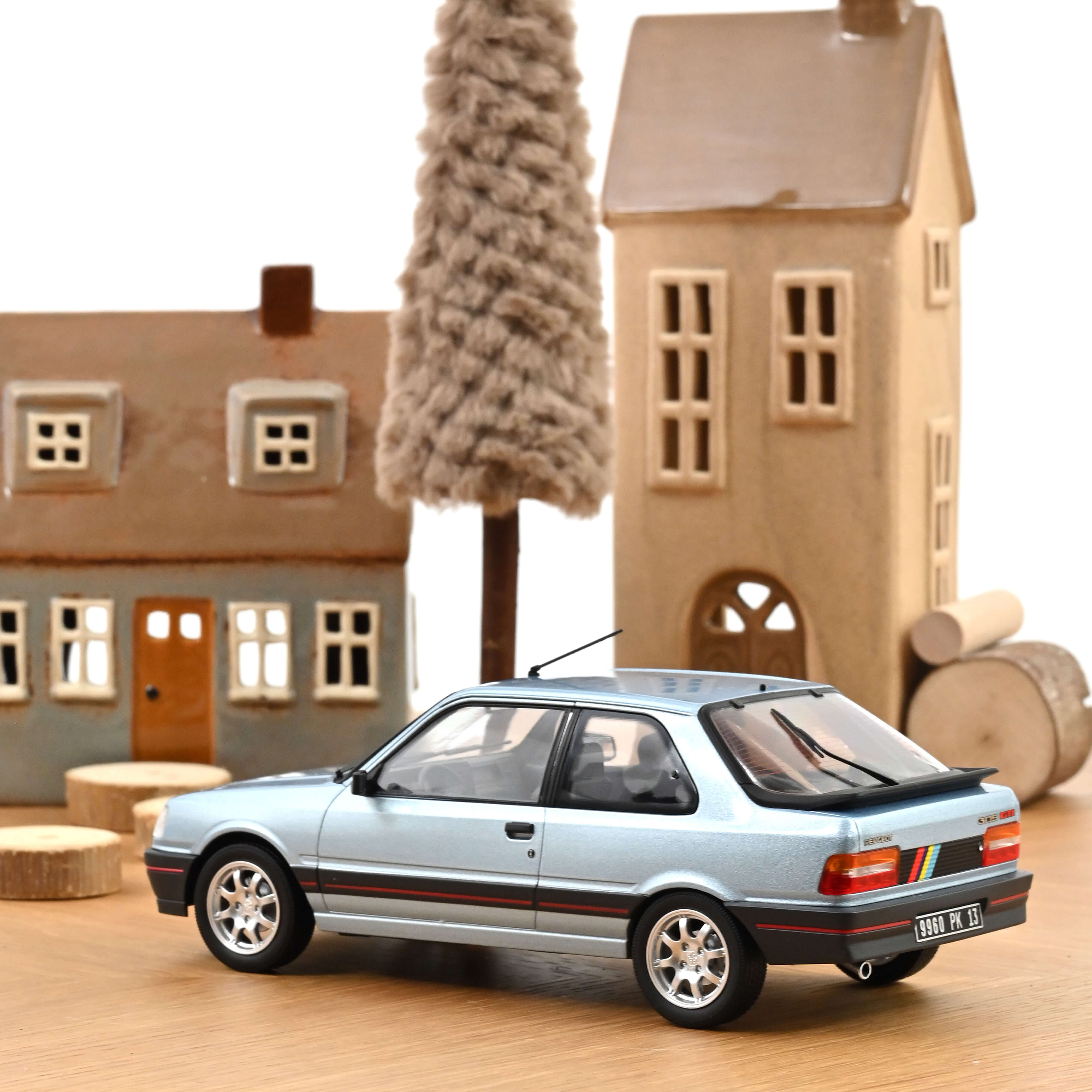 Peugeot 309 GTi 1988 Topaze Blue 1:18  - 300pcs