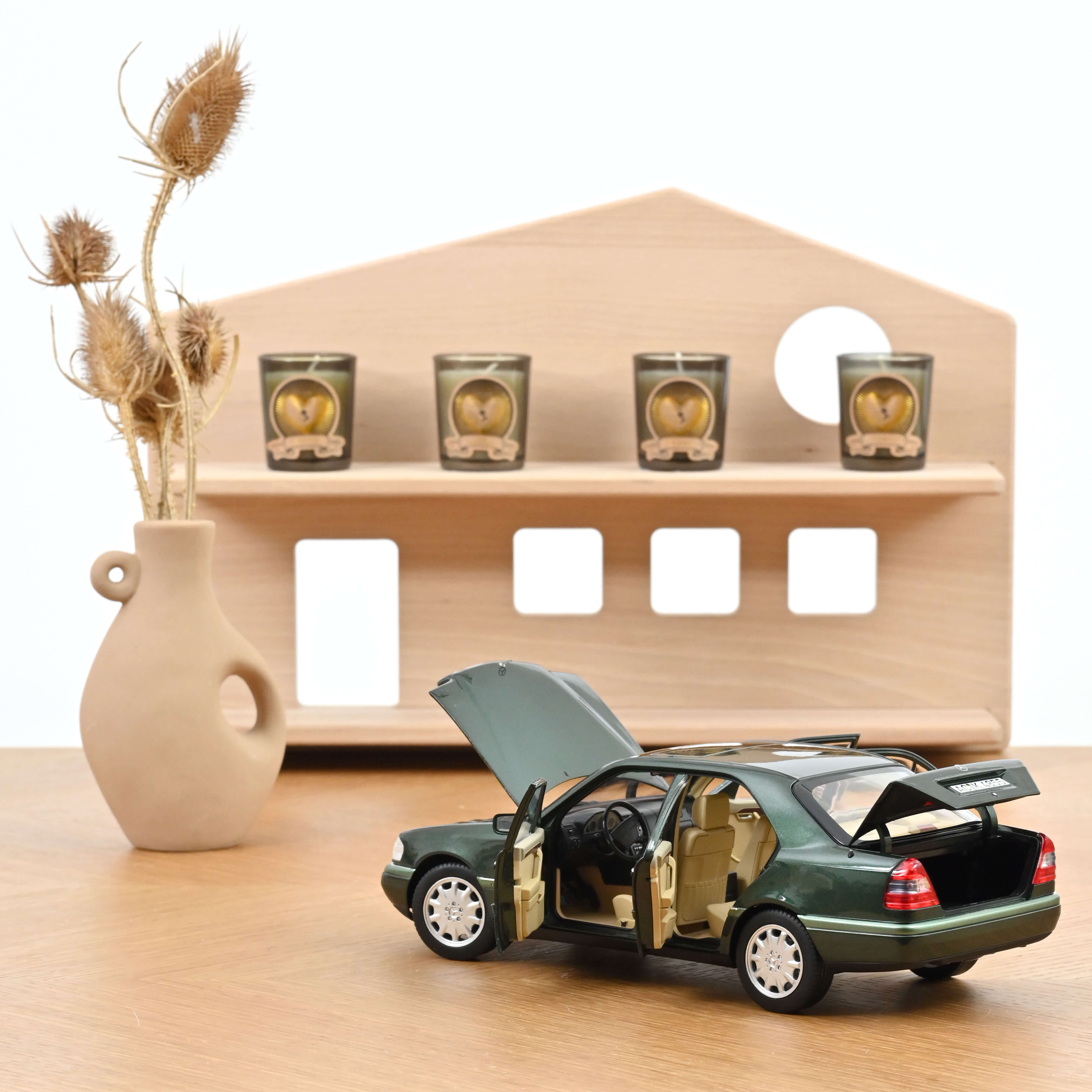 Mercedes-Benz C-Class 1993 Malachit Green 1:18