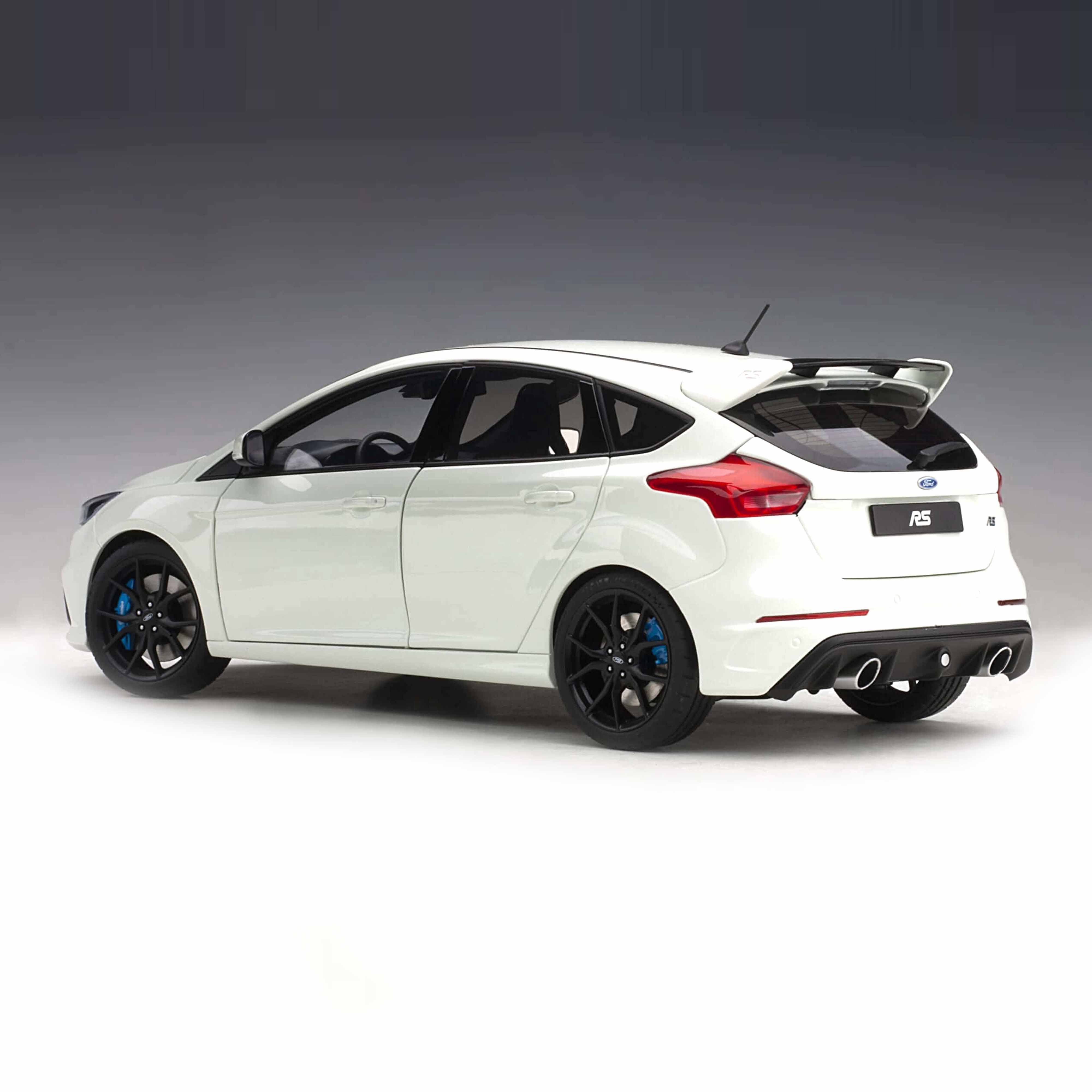 Ford Focus RS 2016 Frozen White 1:18