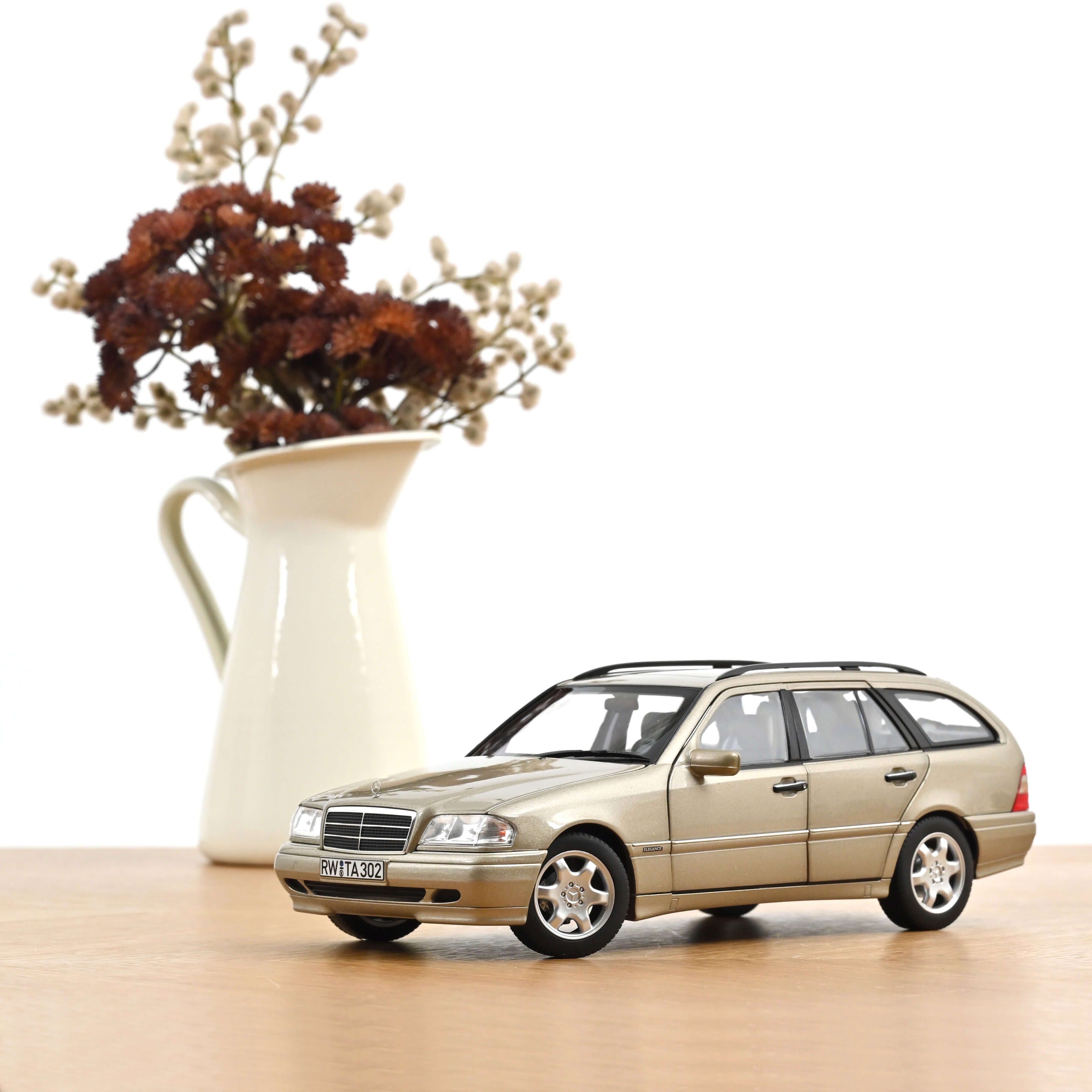 Mercedes-Benz C-Class T-Model 1997 Smoke silver 1:18
