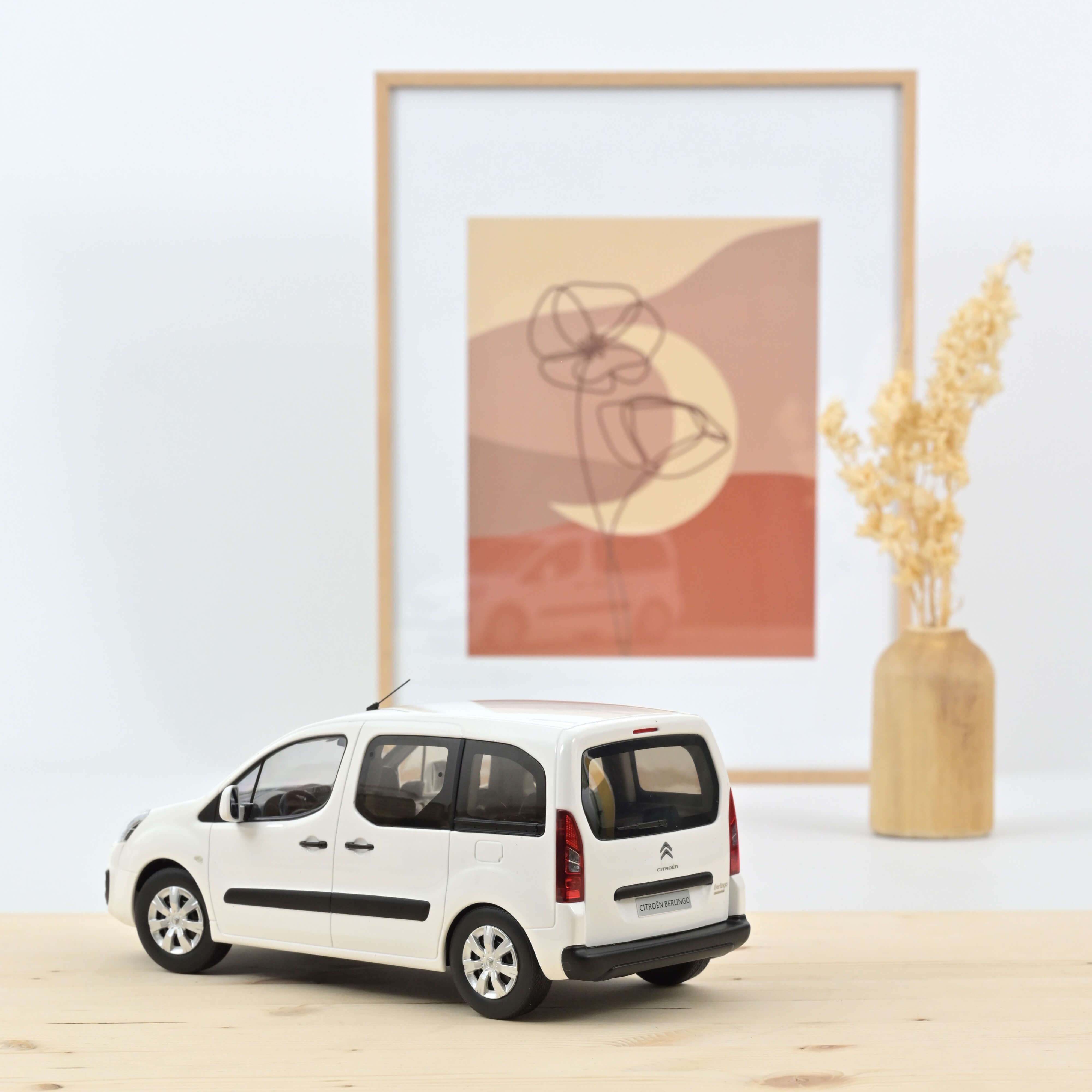 Citroën Berlingo 2016 White 1:18 - 100pcs