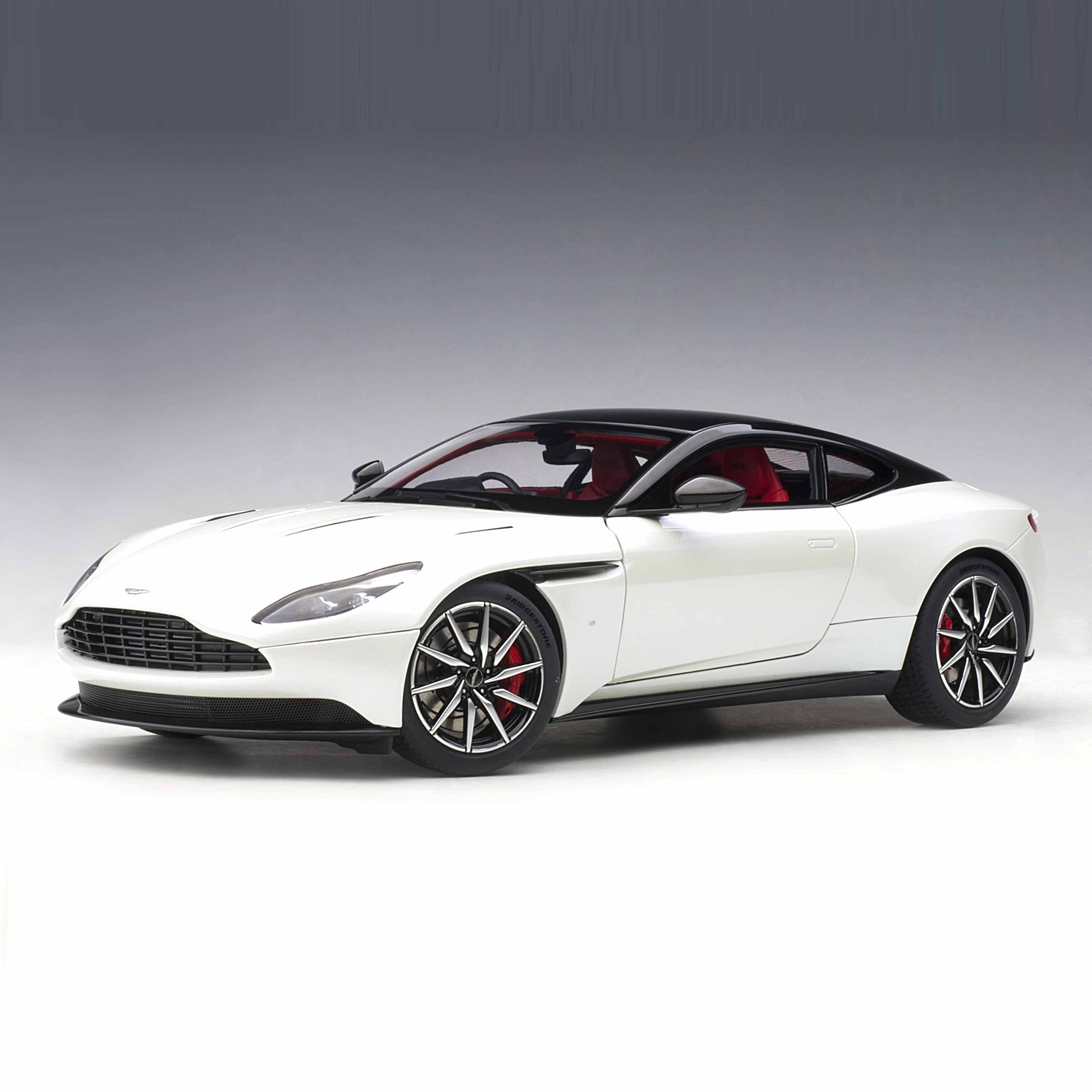 Aston Martin DB11 Morning Frost White 1:18