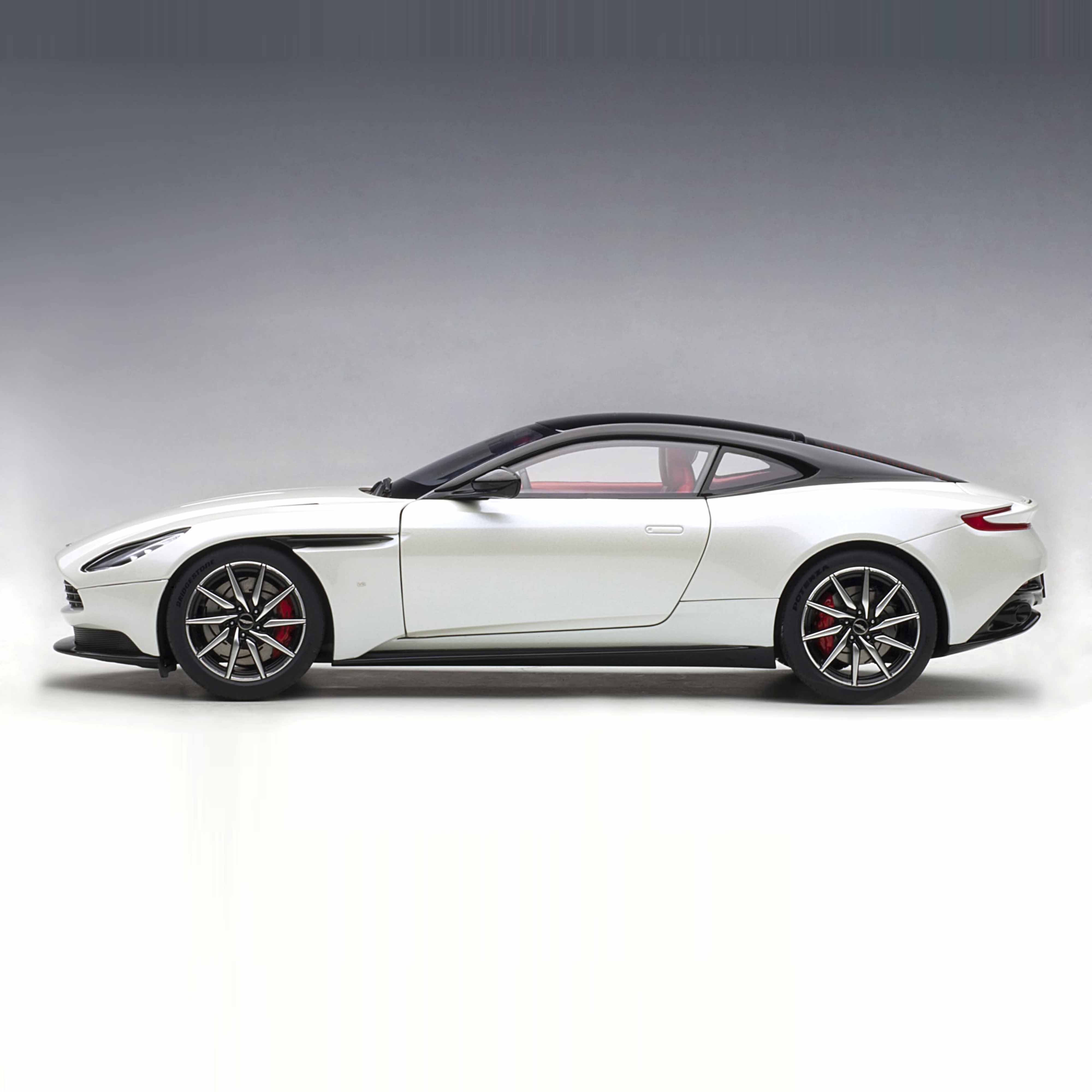 Aston Martin DB11 Morning Frost White 1:18