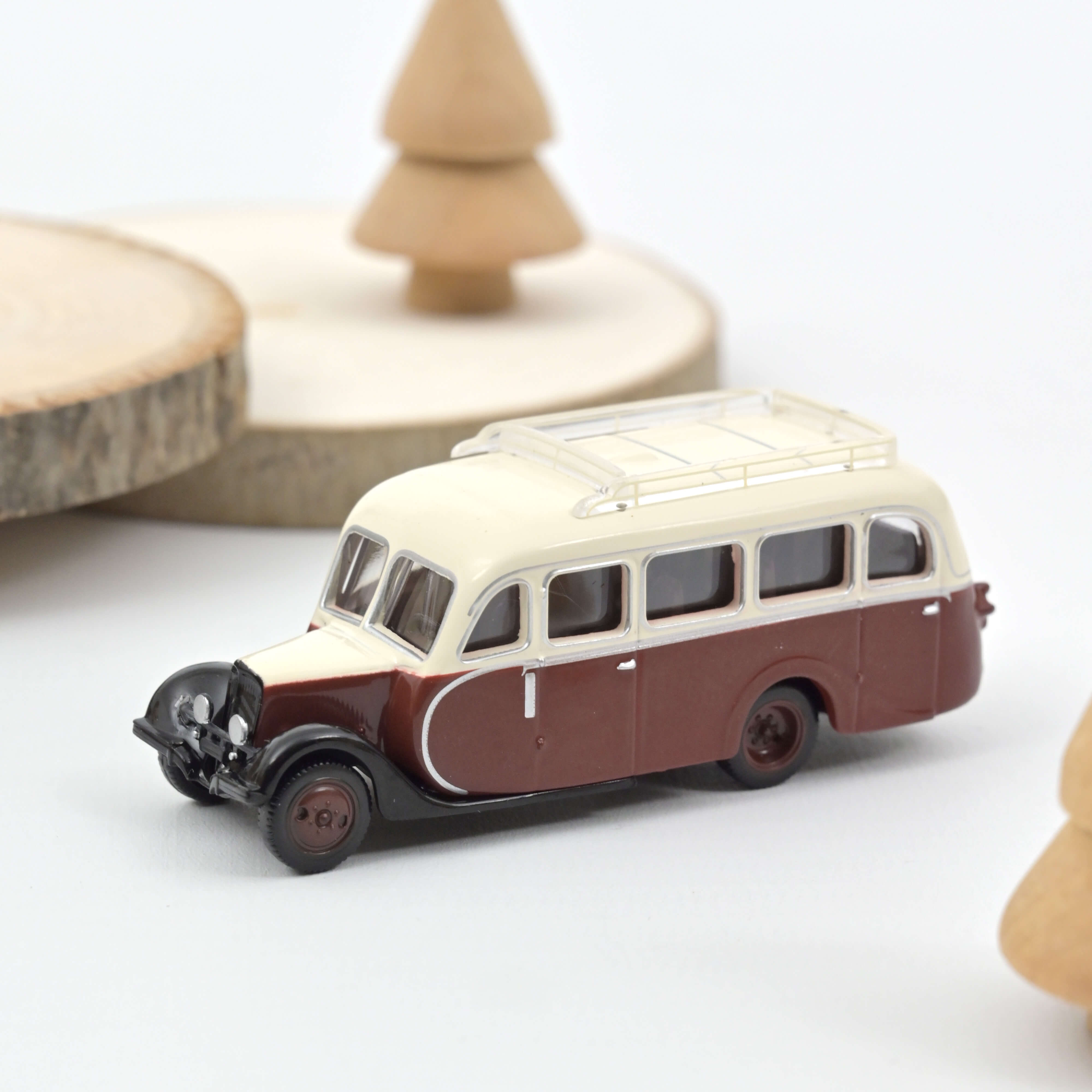 Citroën U23 Autocar 1947 Brown and Cream 1:87