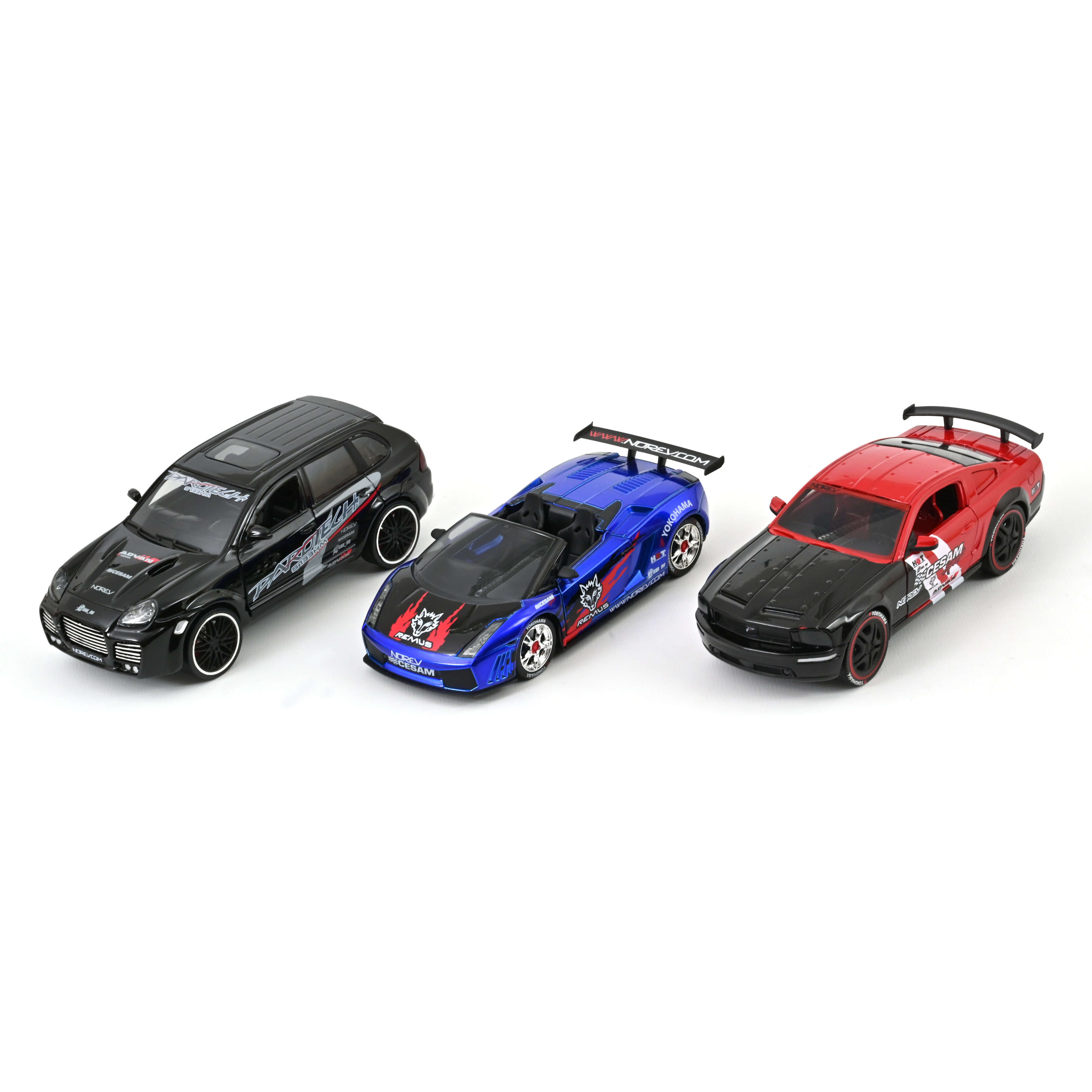 Street Racer box set 2 cars + 1 free 1:32