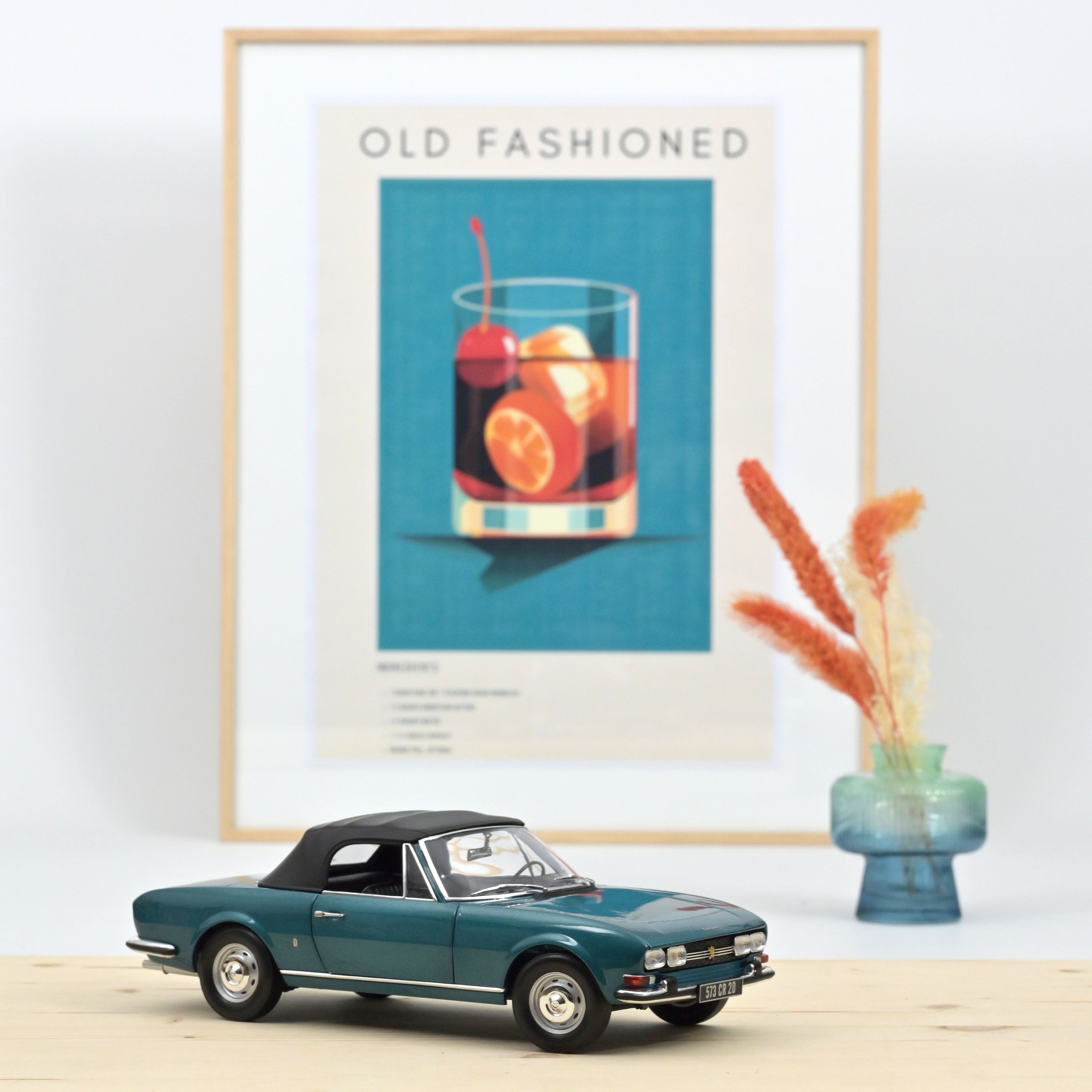 Peugeot 504 Cabriolet 1969 Metallic Blue 1:18 - 250pcs