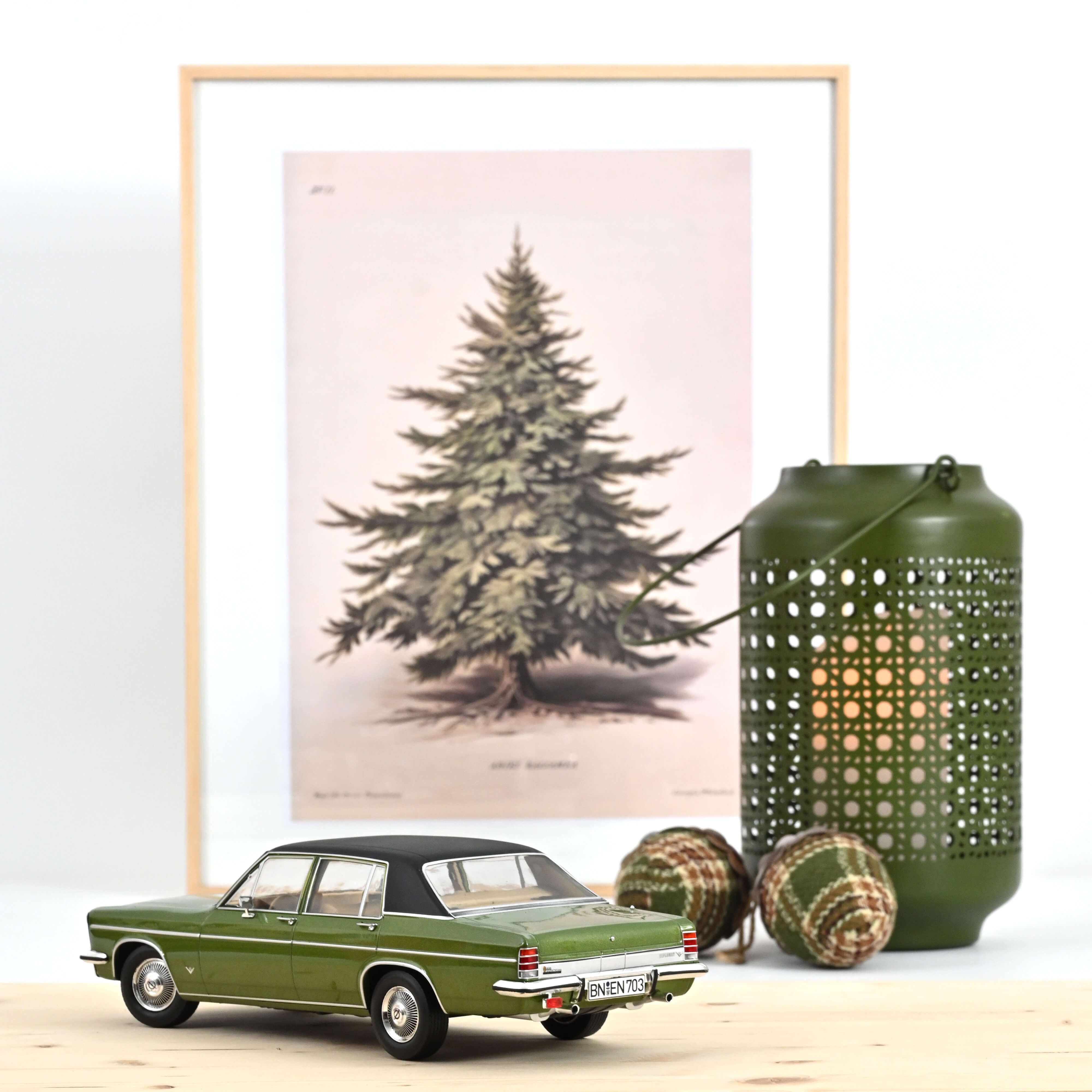 Opel Diplomat V8 1969 Green metallic 1:18 - 300pcs