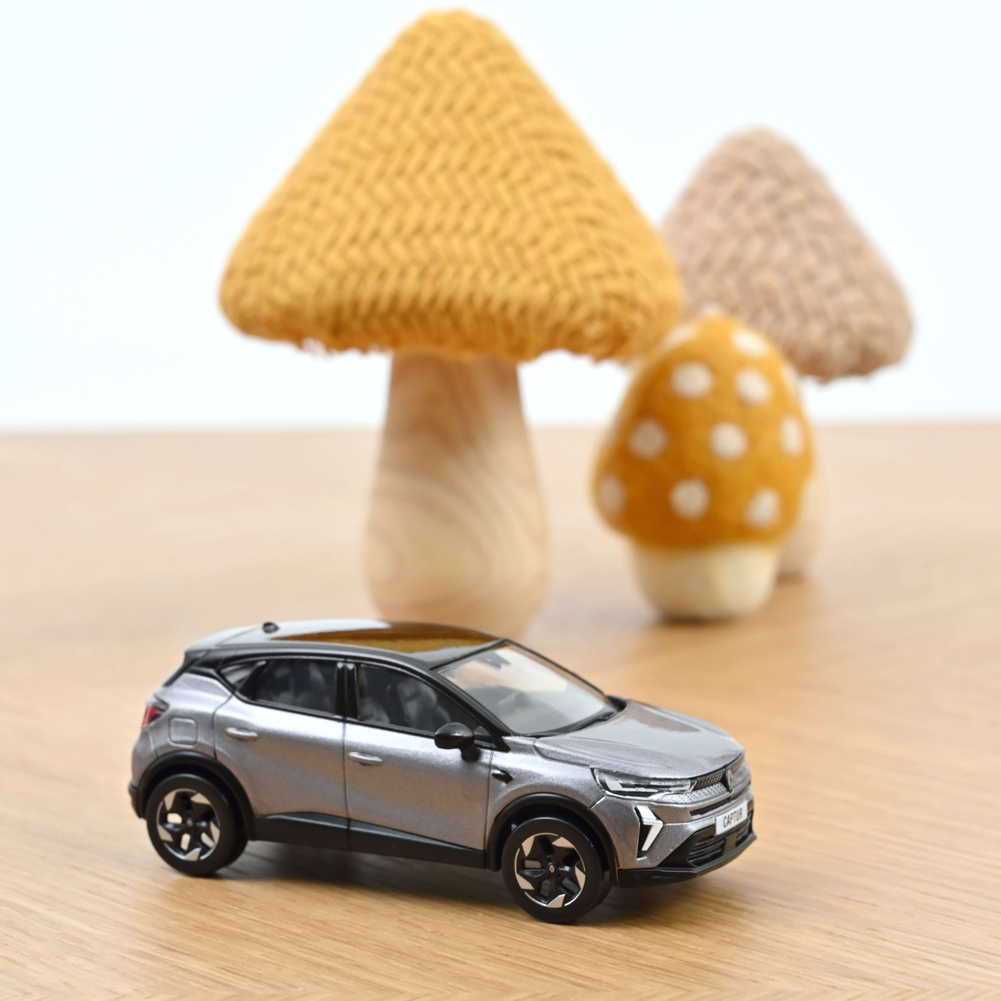 Renault Captur 2024 Oyster Grey & Black 1:43
