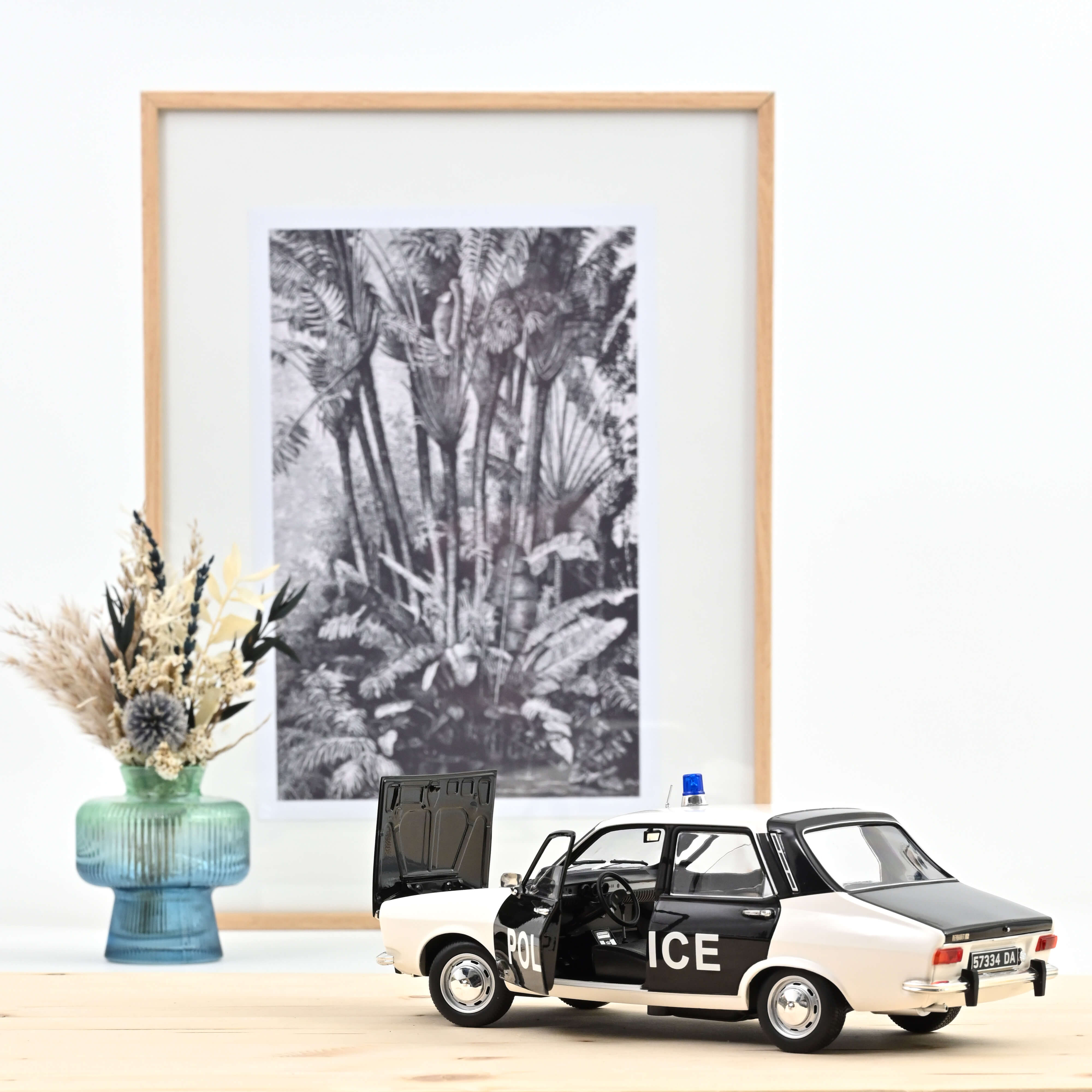 Renault 12 1973 Police 1:18 - 250pcs