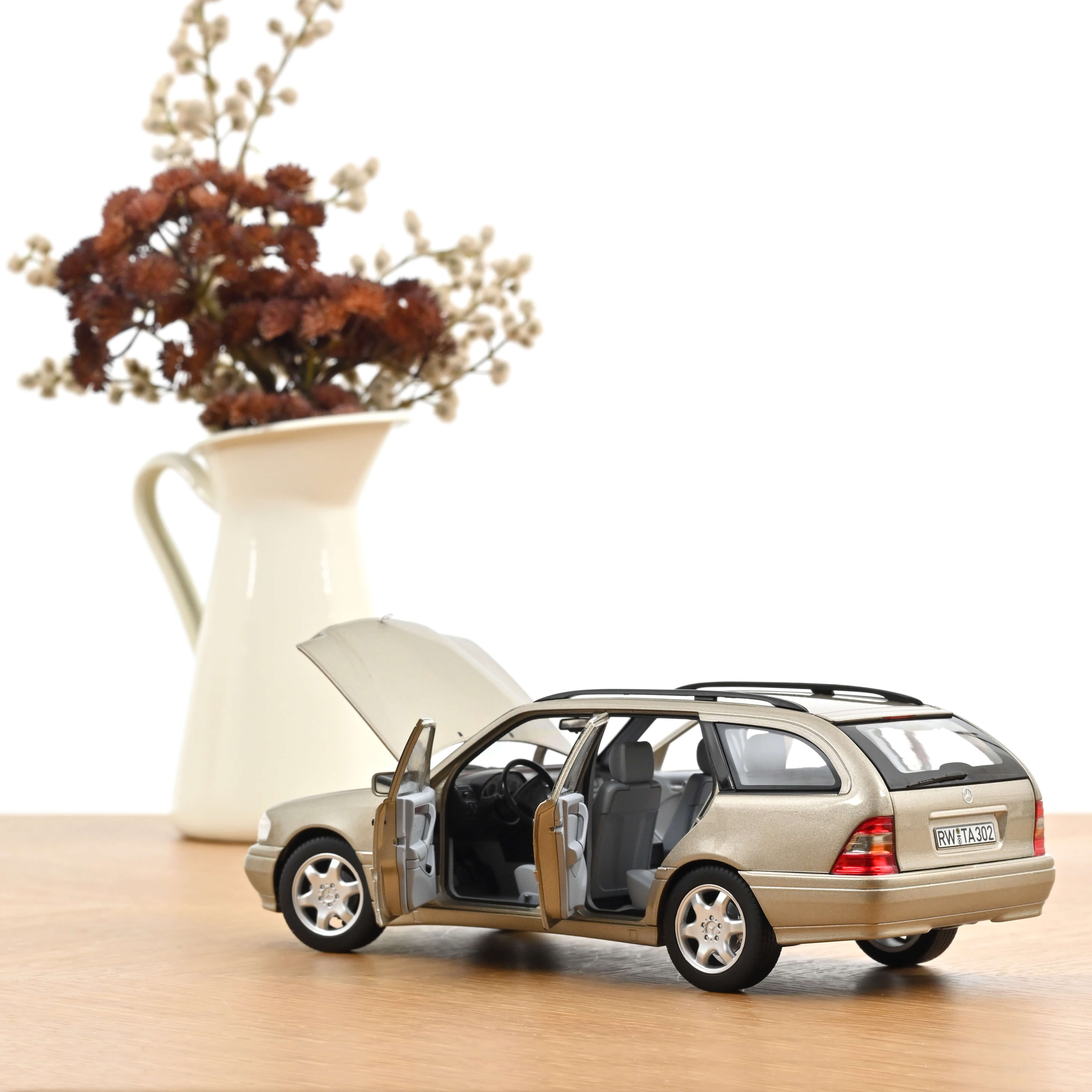 Mercedes-Benz C-Class T-Model 1997 Smoke silver 1:18