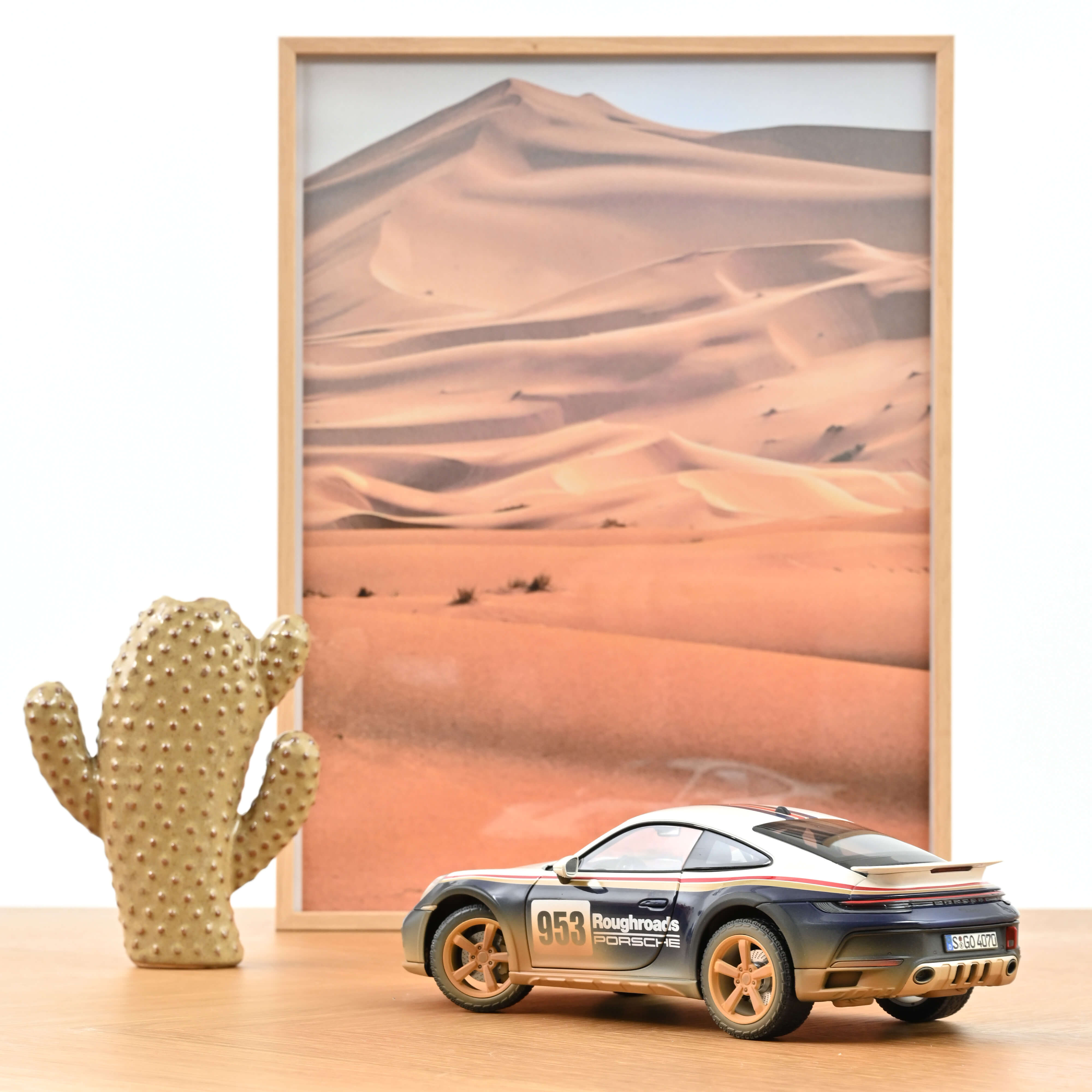 Porsche 911 Dakar Roughroads Dirty 1:18 - 500pcs