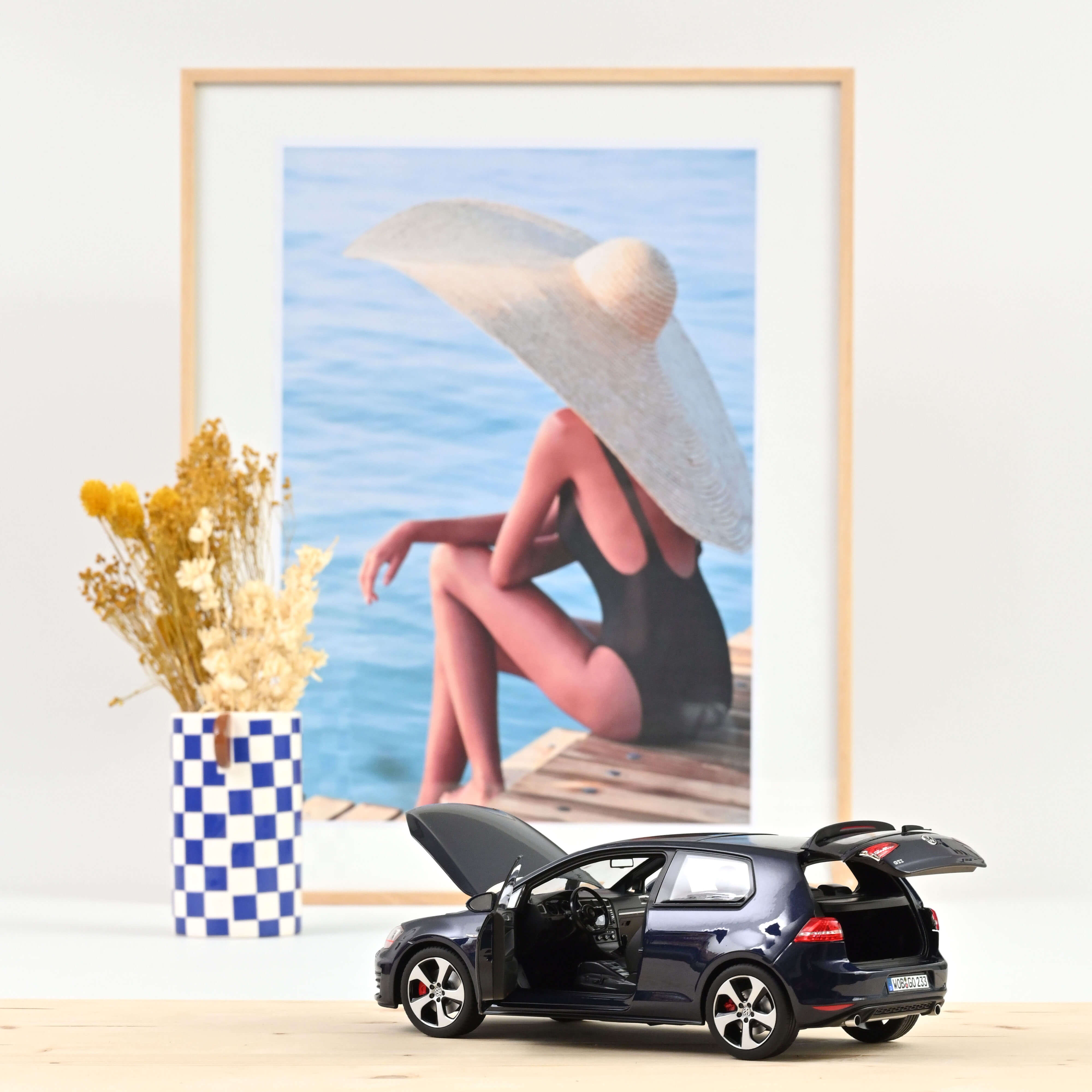 VW Golf GTI 2013 Night Blue metallic 1:18 - 200pcs