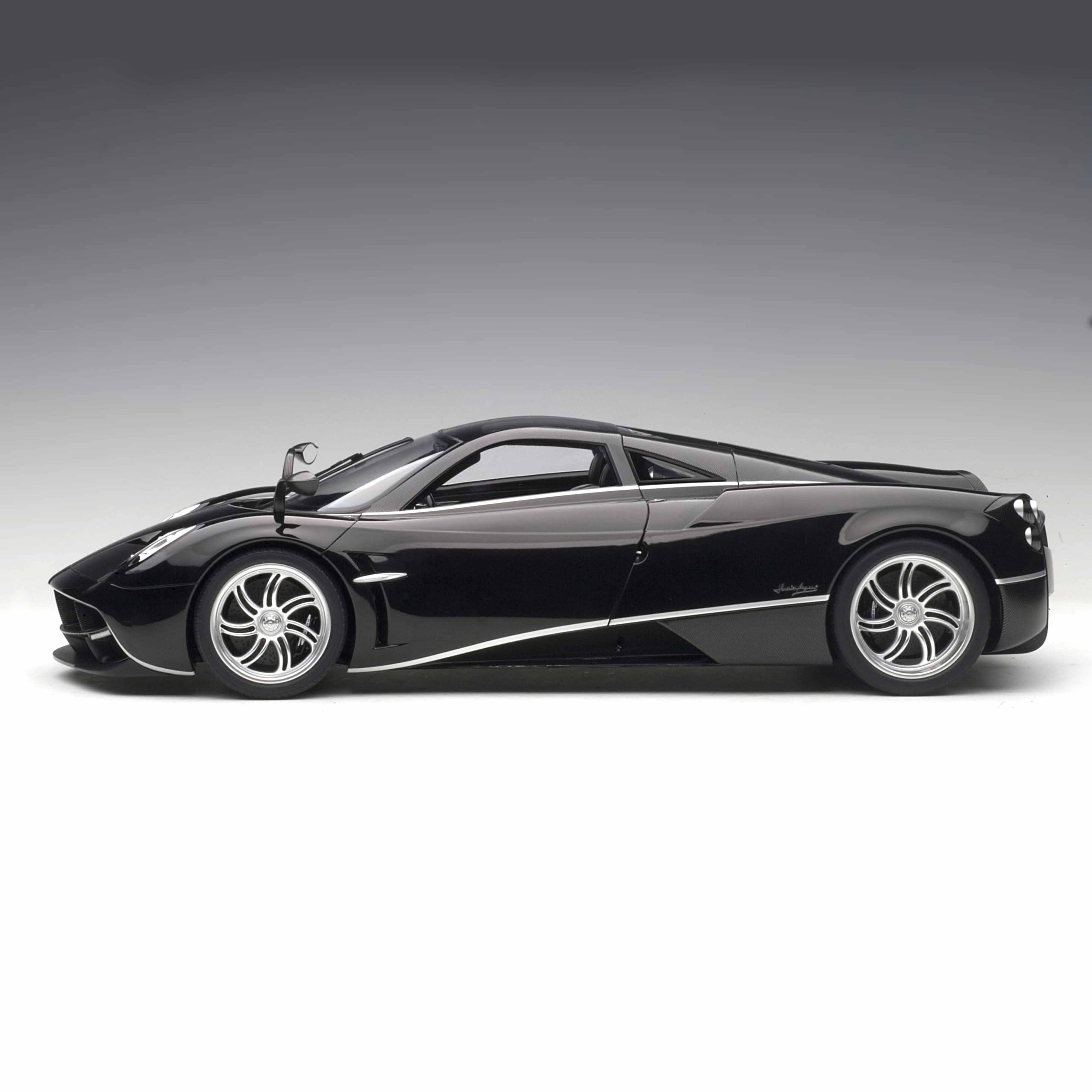 Pagani Huayra Black 1:12