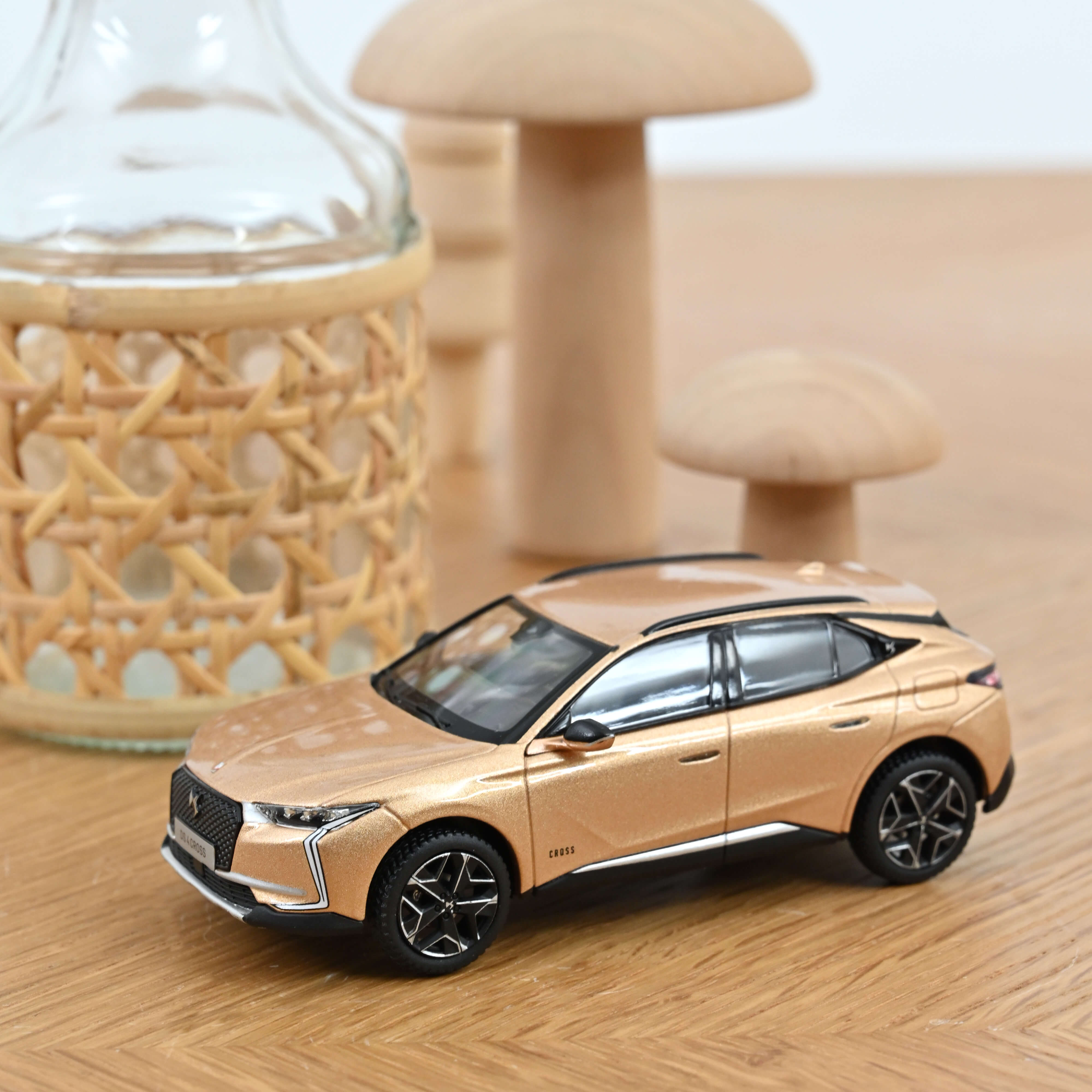 DS 4 Cross Copper Gold 1:43