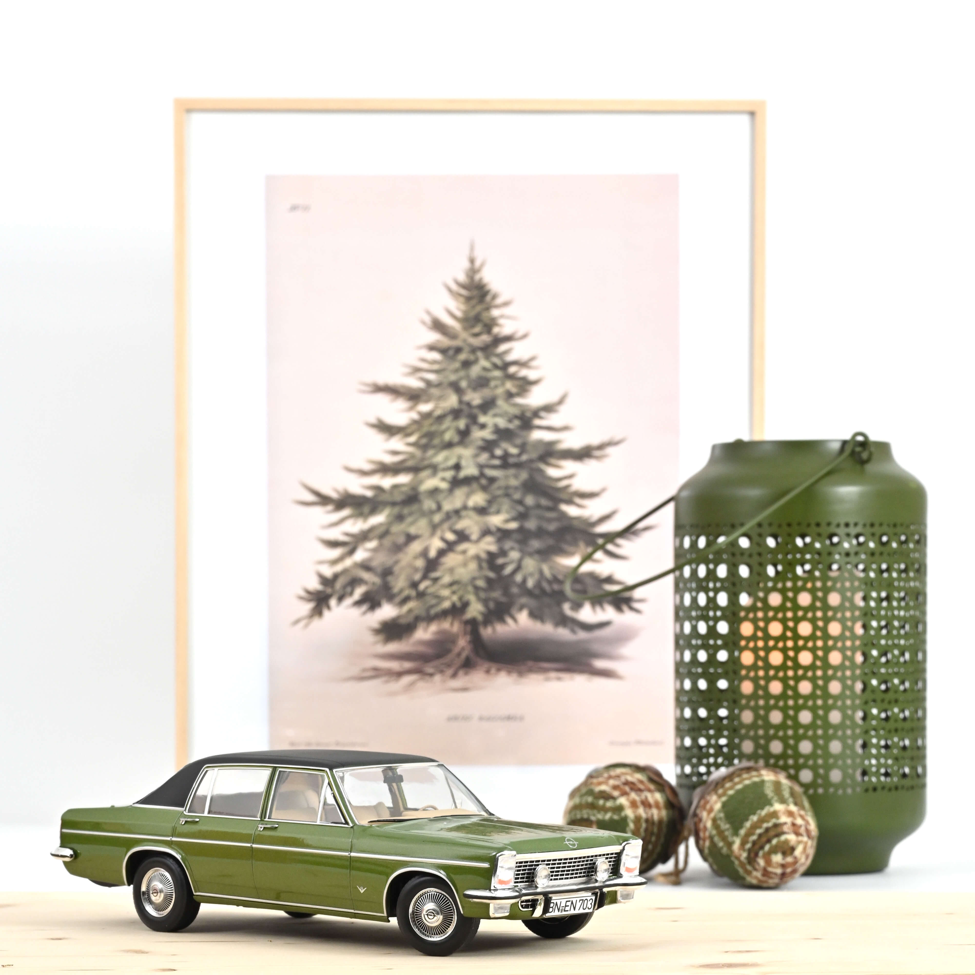 Opel Diplomat V8 1969 Green metallic 1:18 - 300pcs