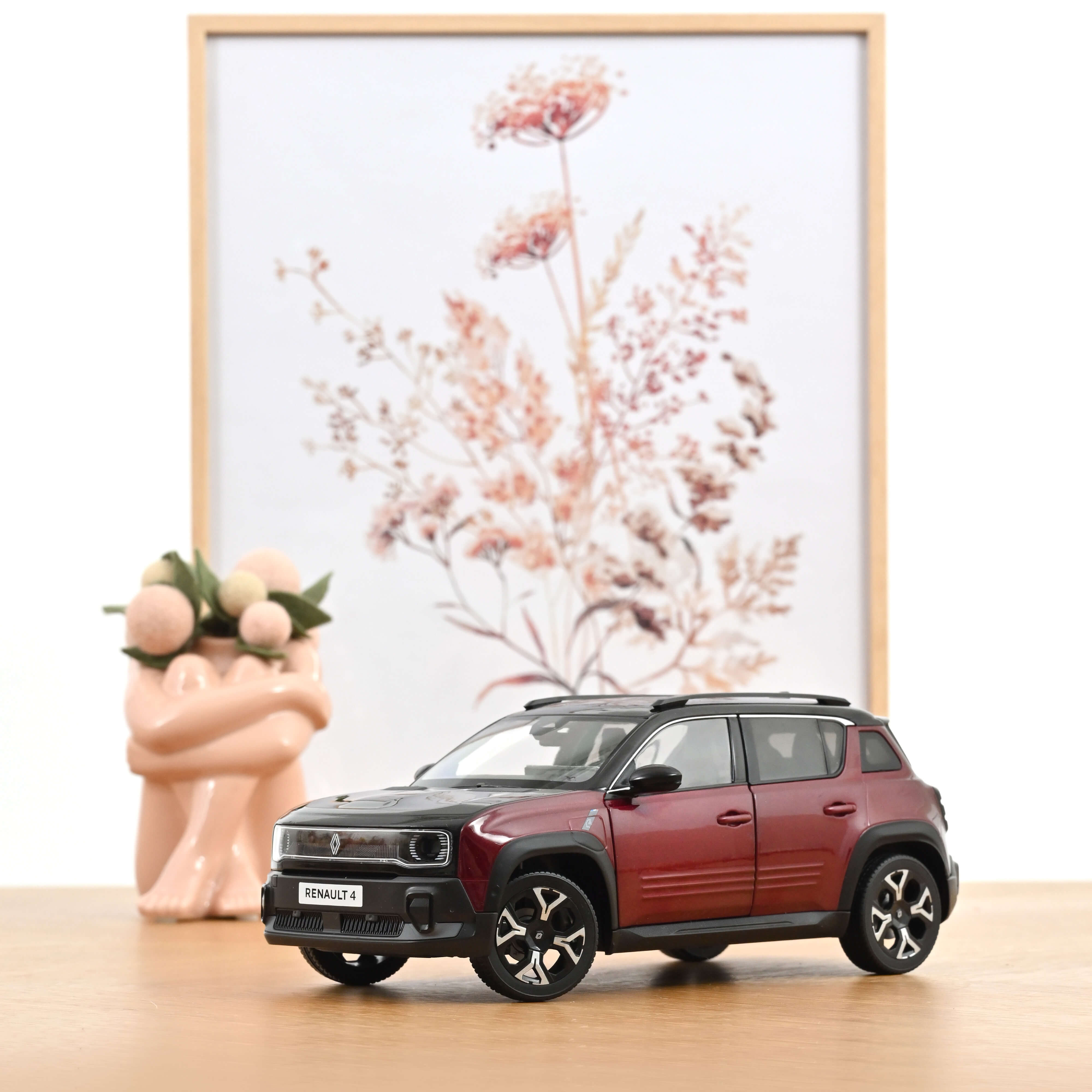 Renault 4 E-Tech Electric 2025 Carmin Red 1:18 - 300 pcs