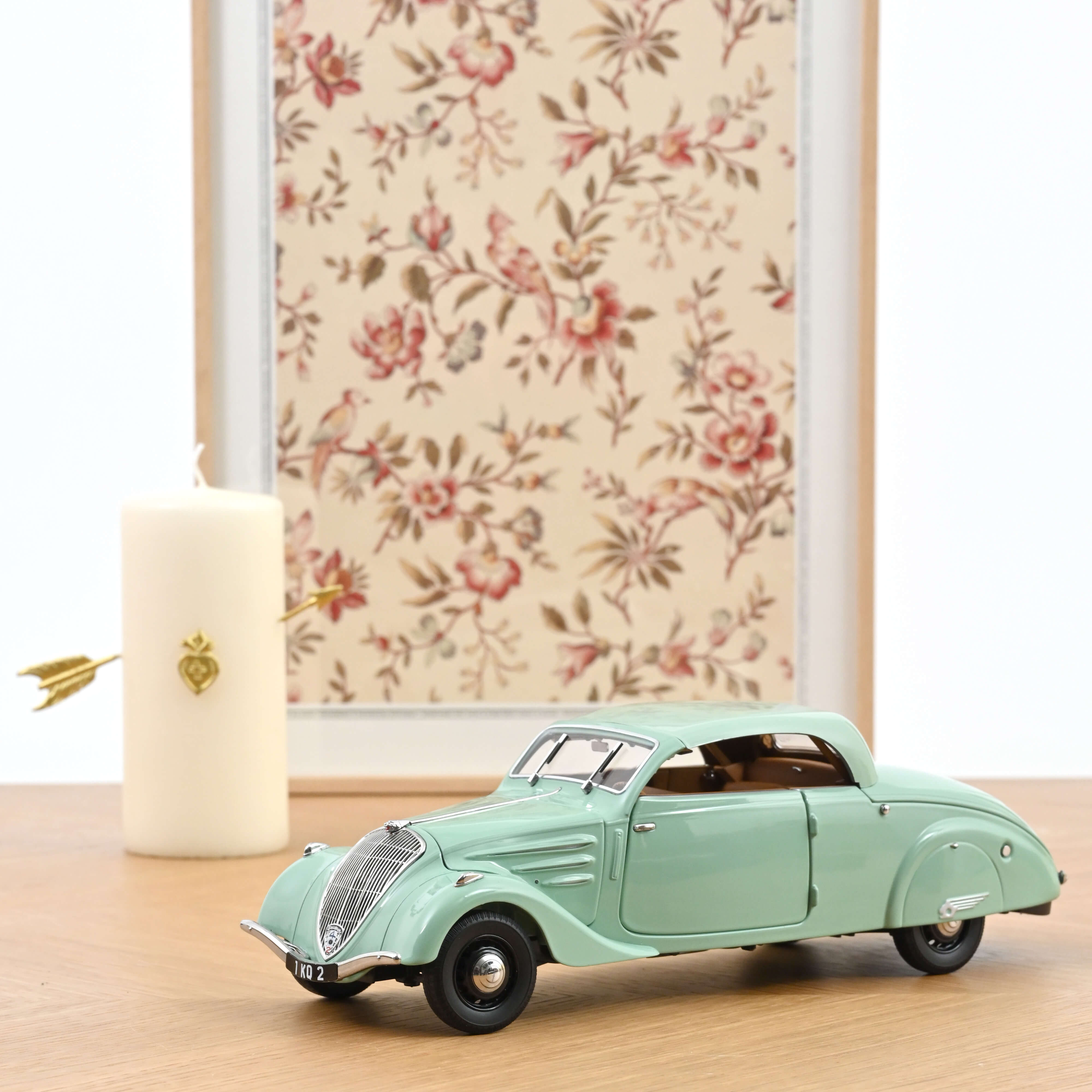 Peugeot 402 Eclipse 1937 Green 1:18 - 200pcs