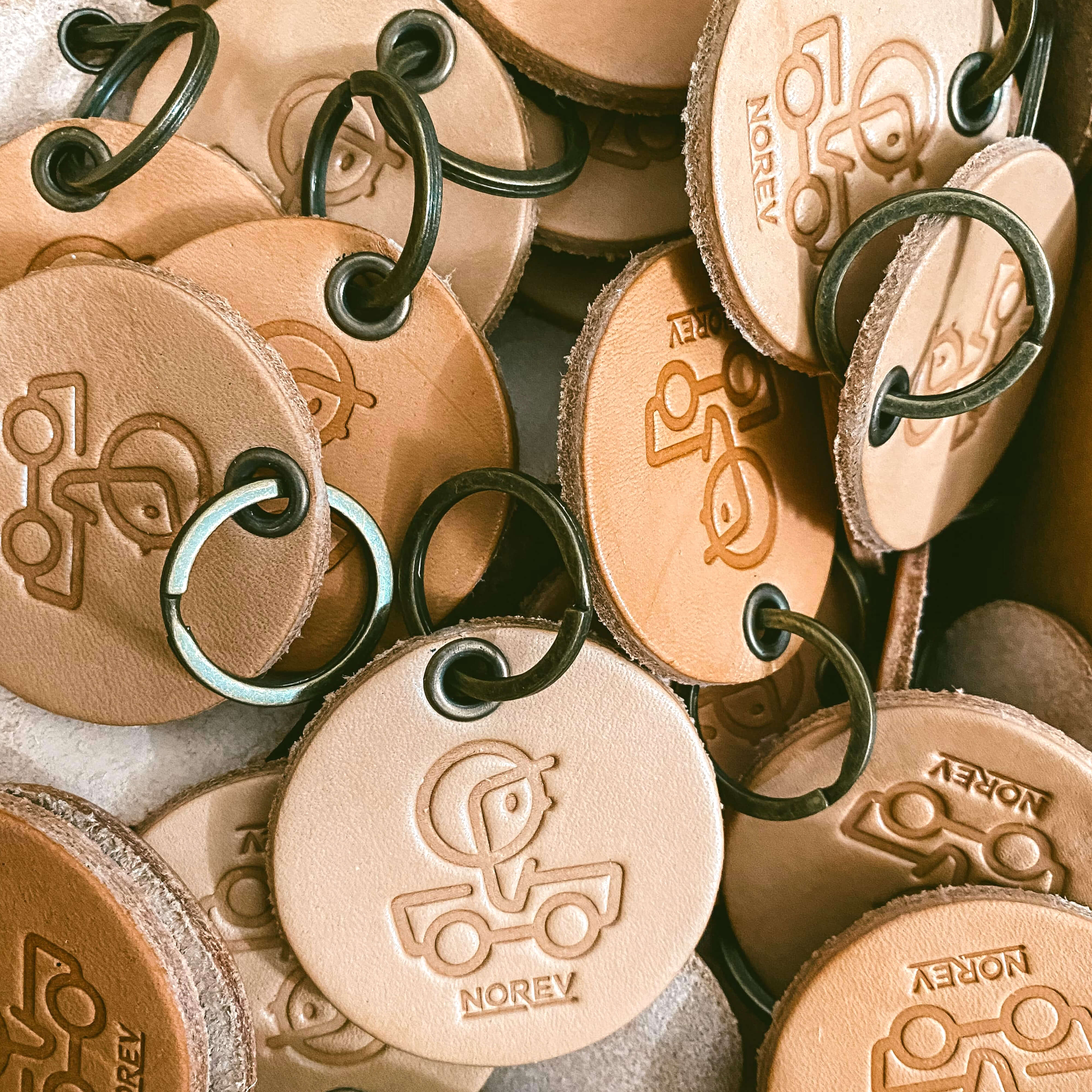 Round leather keychain