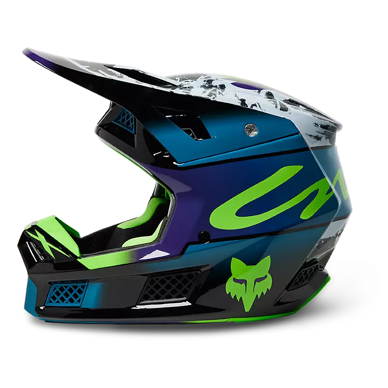 V3 RS Dkay Helm (2023)